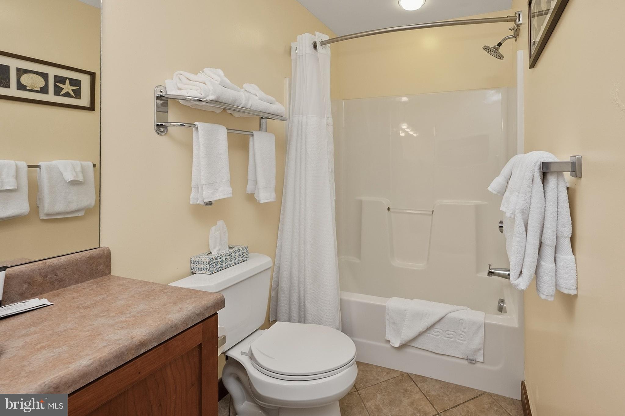 SILVER TREE SUITES - Residential