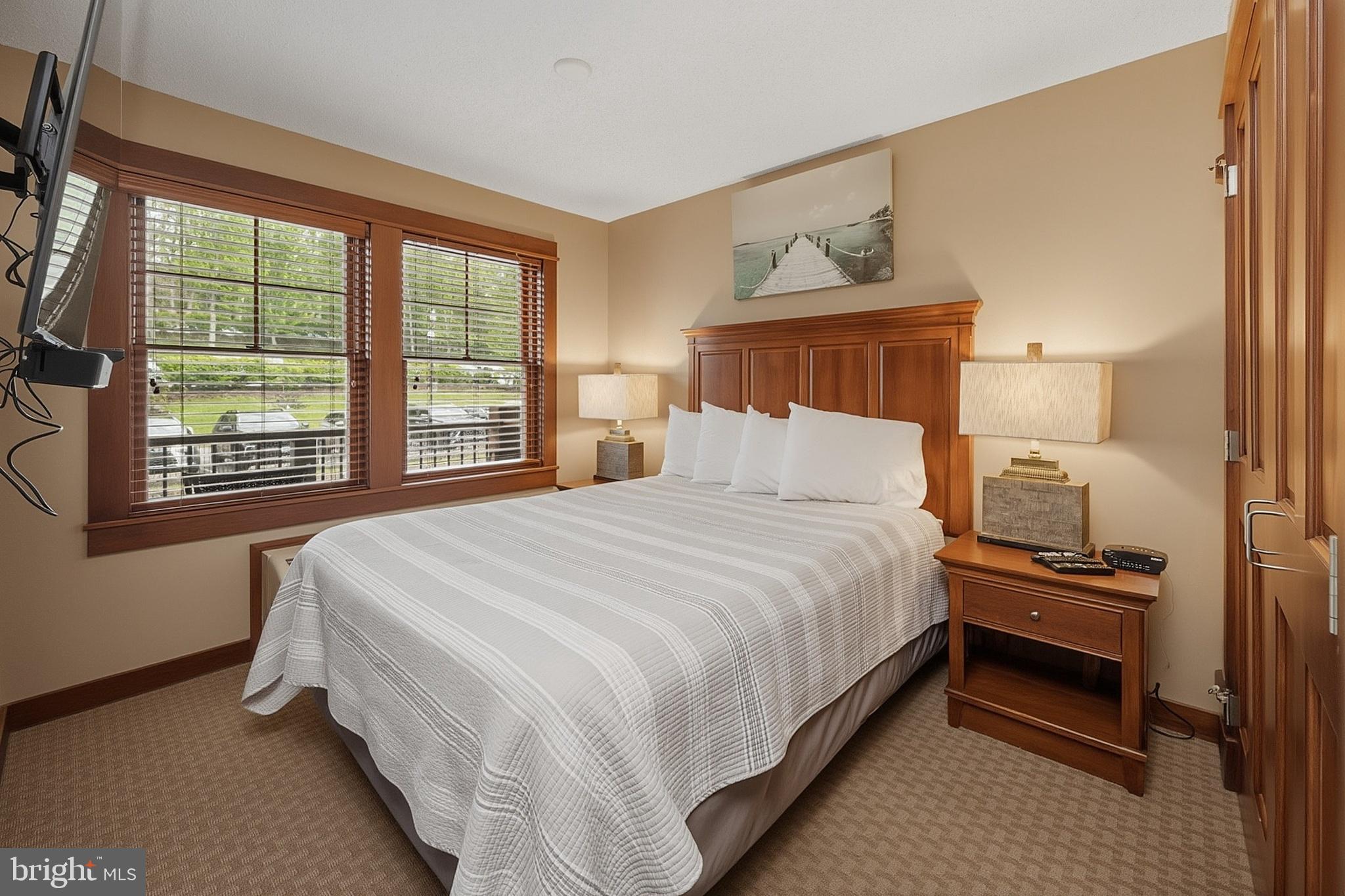 SILVER TREE SUITES - Residential