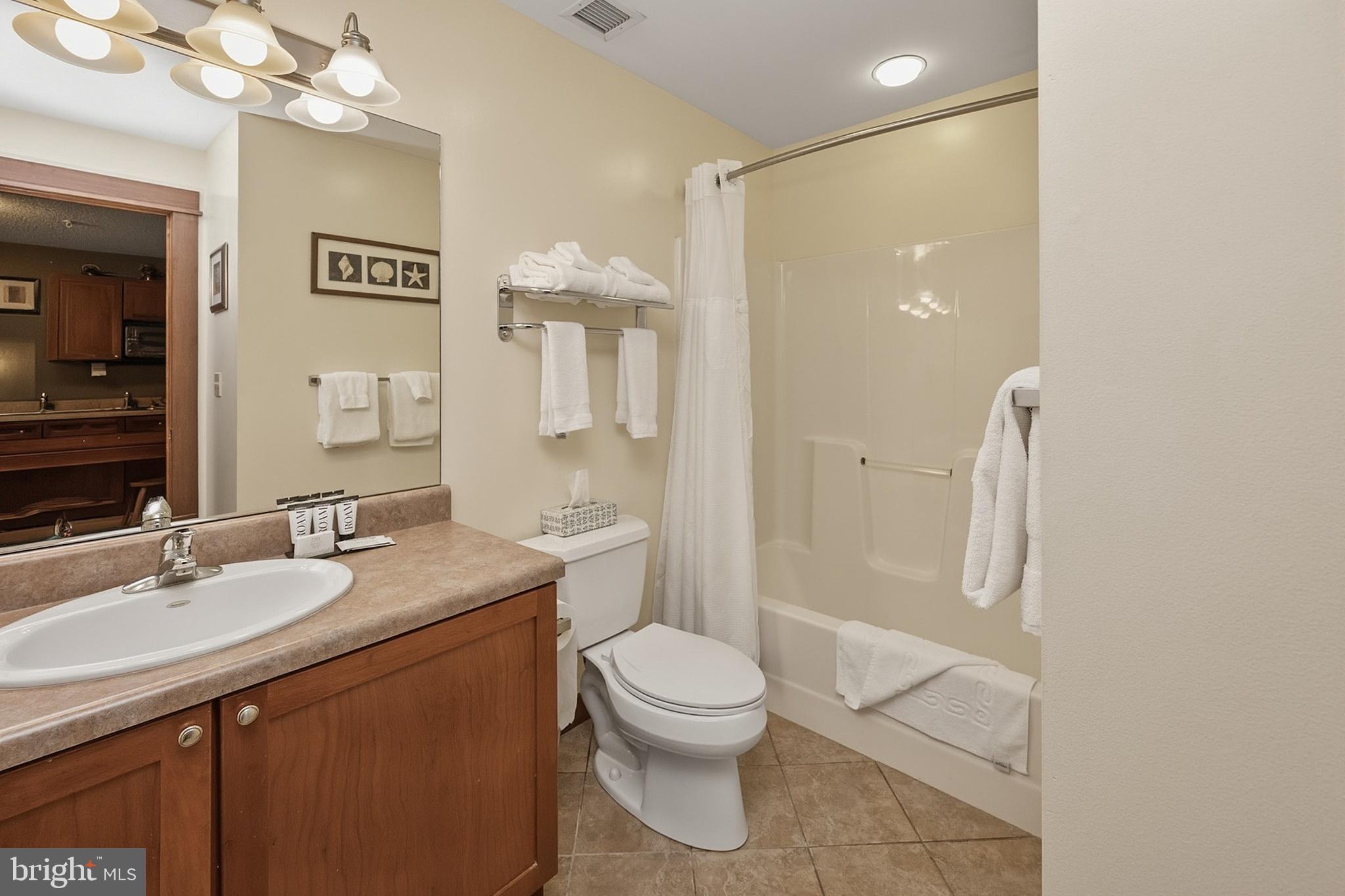 SILVER TREE SUITES - Residential