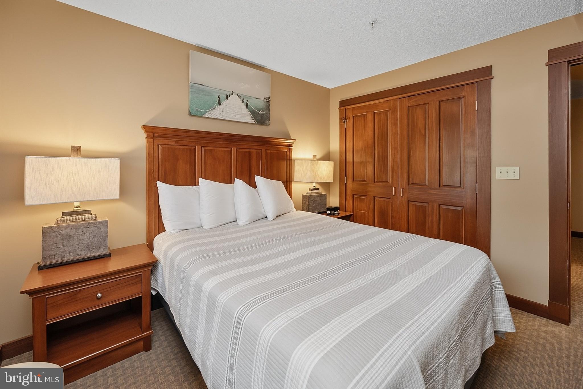 SILVER TREE SUITES - Residential