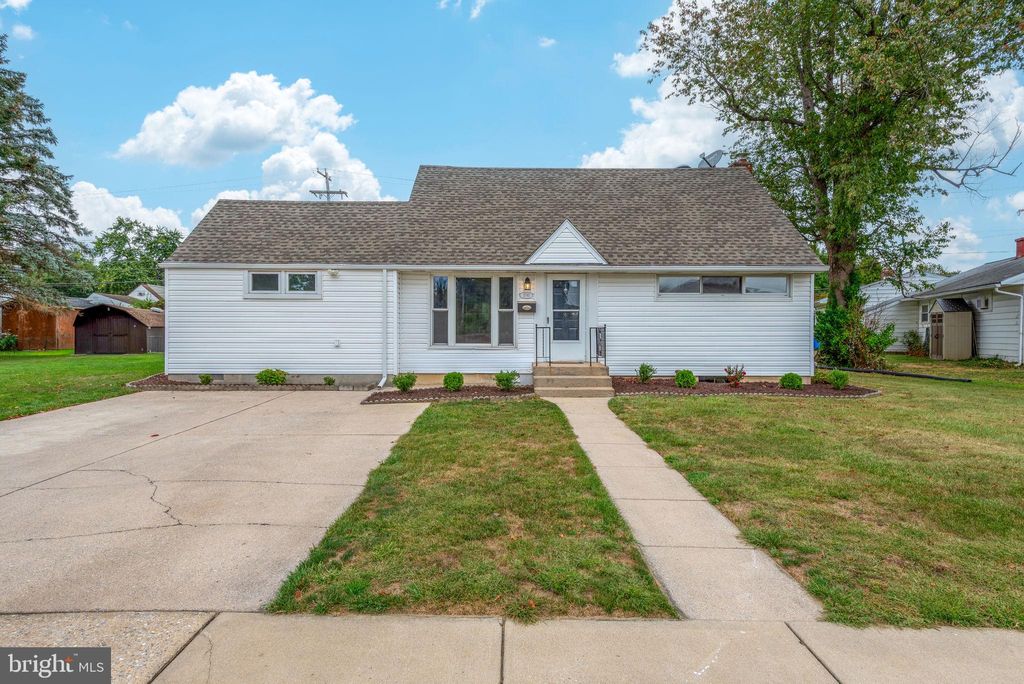 Photo of 3793 Stuart Drive, YORK, PA 17402 (MLS # PAYK2090296)