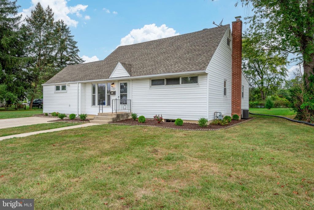 Photo of 3793 Stuart Drive, YORK, PA 17402 (MLS # PAYK2090296)