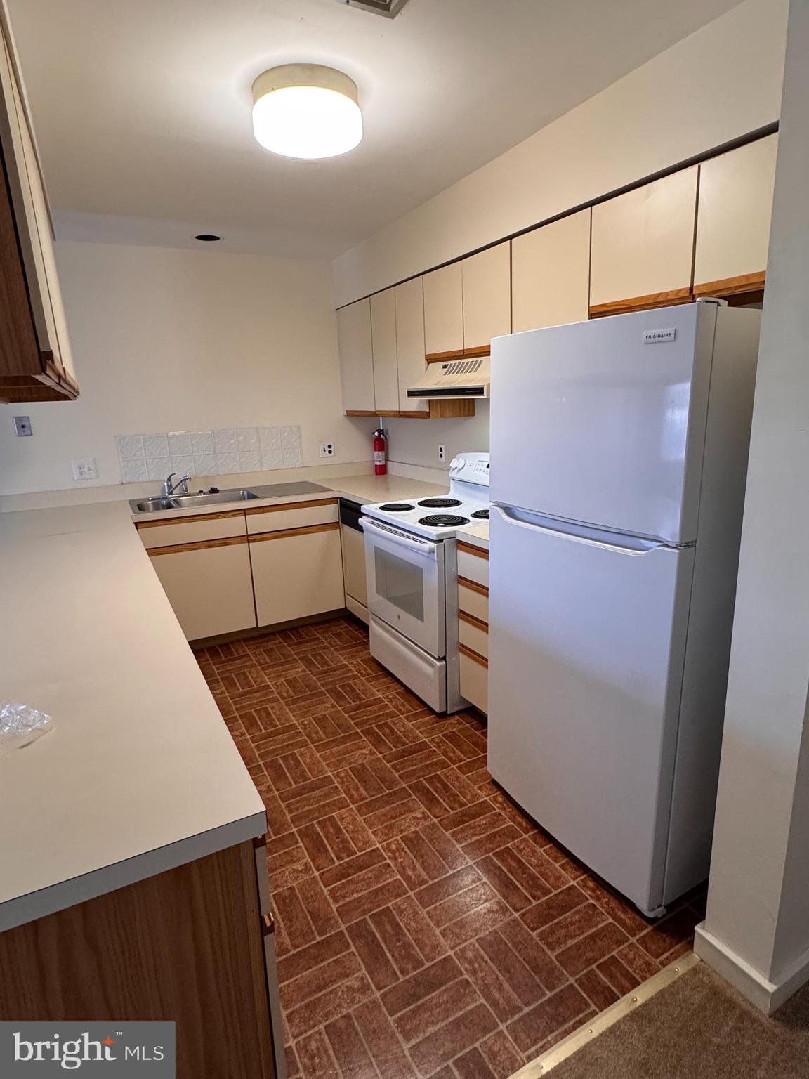 46 BUTTONWOOD STREET C