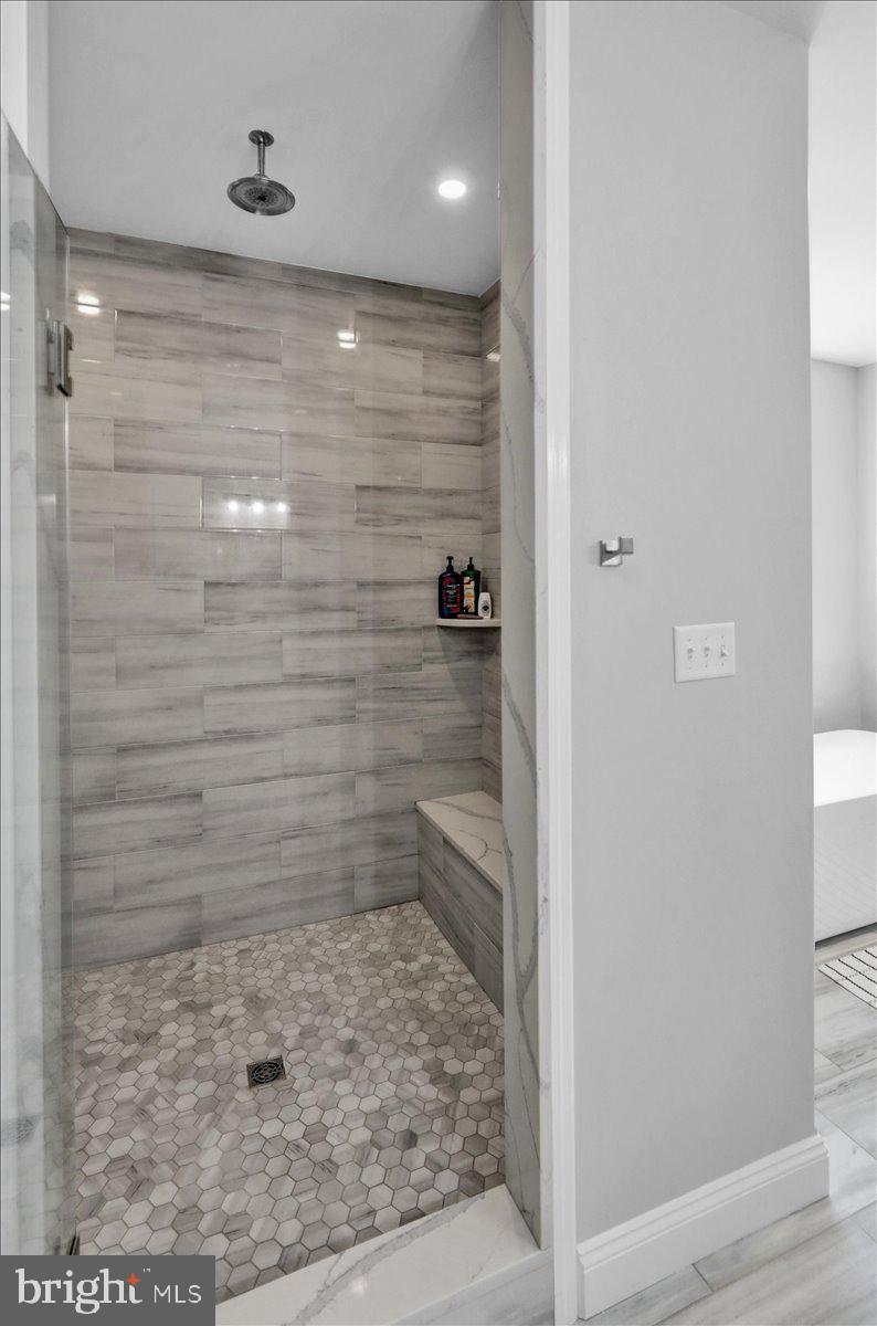 GREEN VALLEY CROSS - Residential