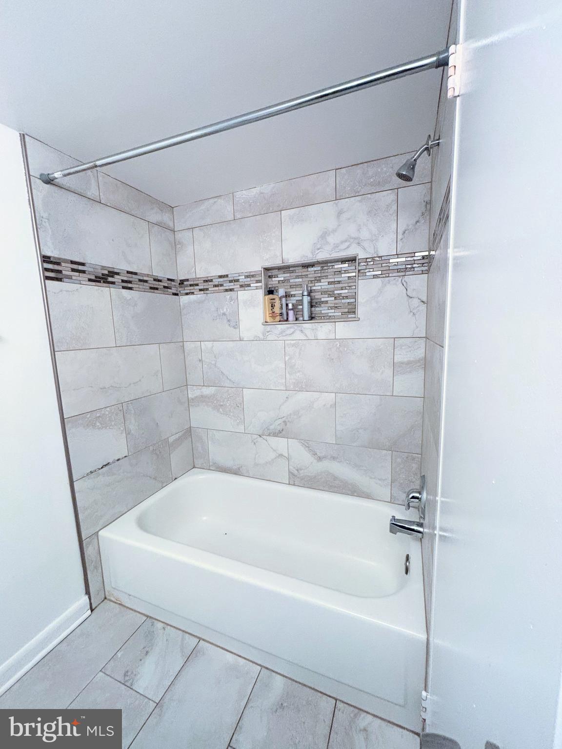 SHADOWOOD - Residential Lease