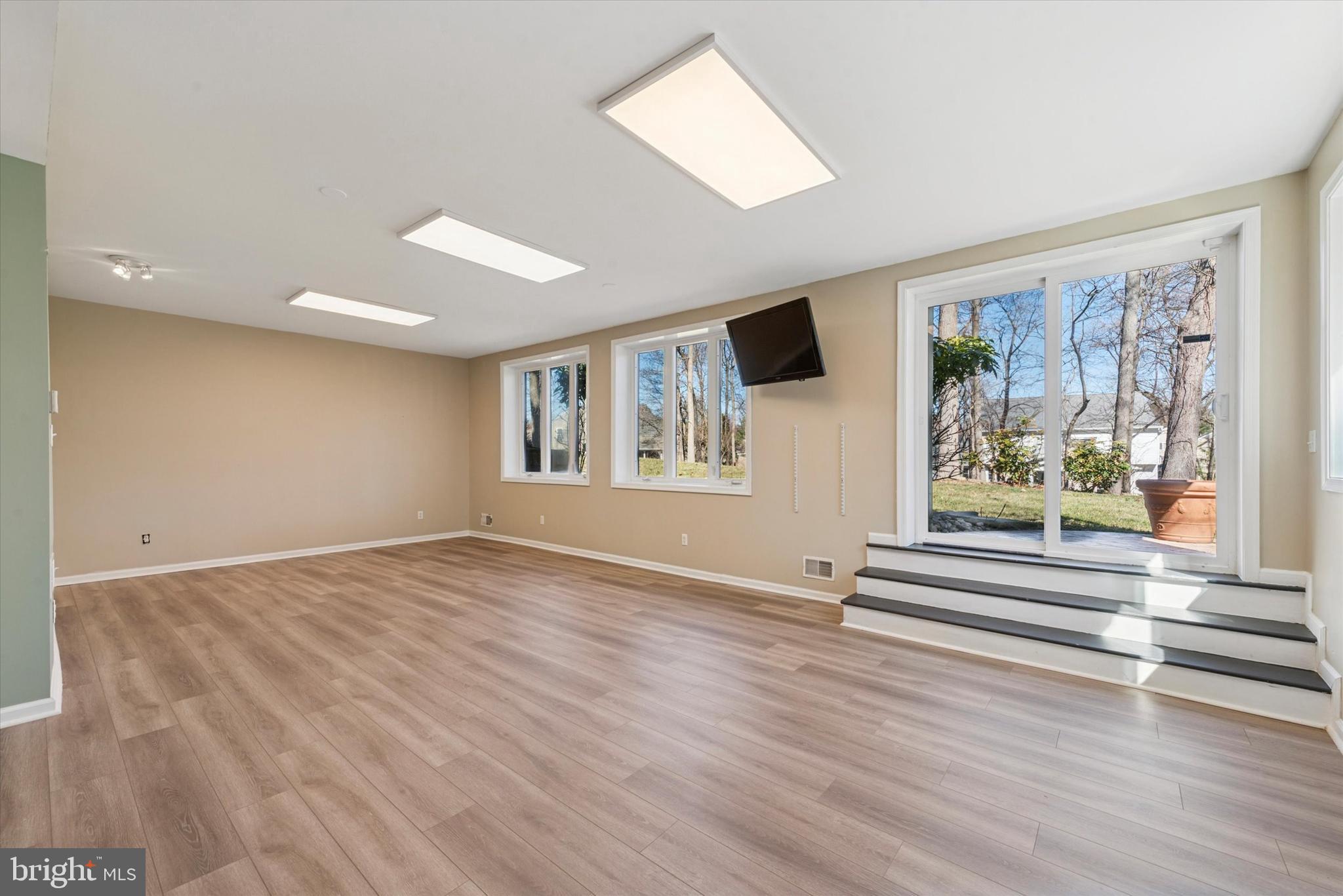 HERSHEYS MILL ESTS - Residential