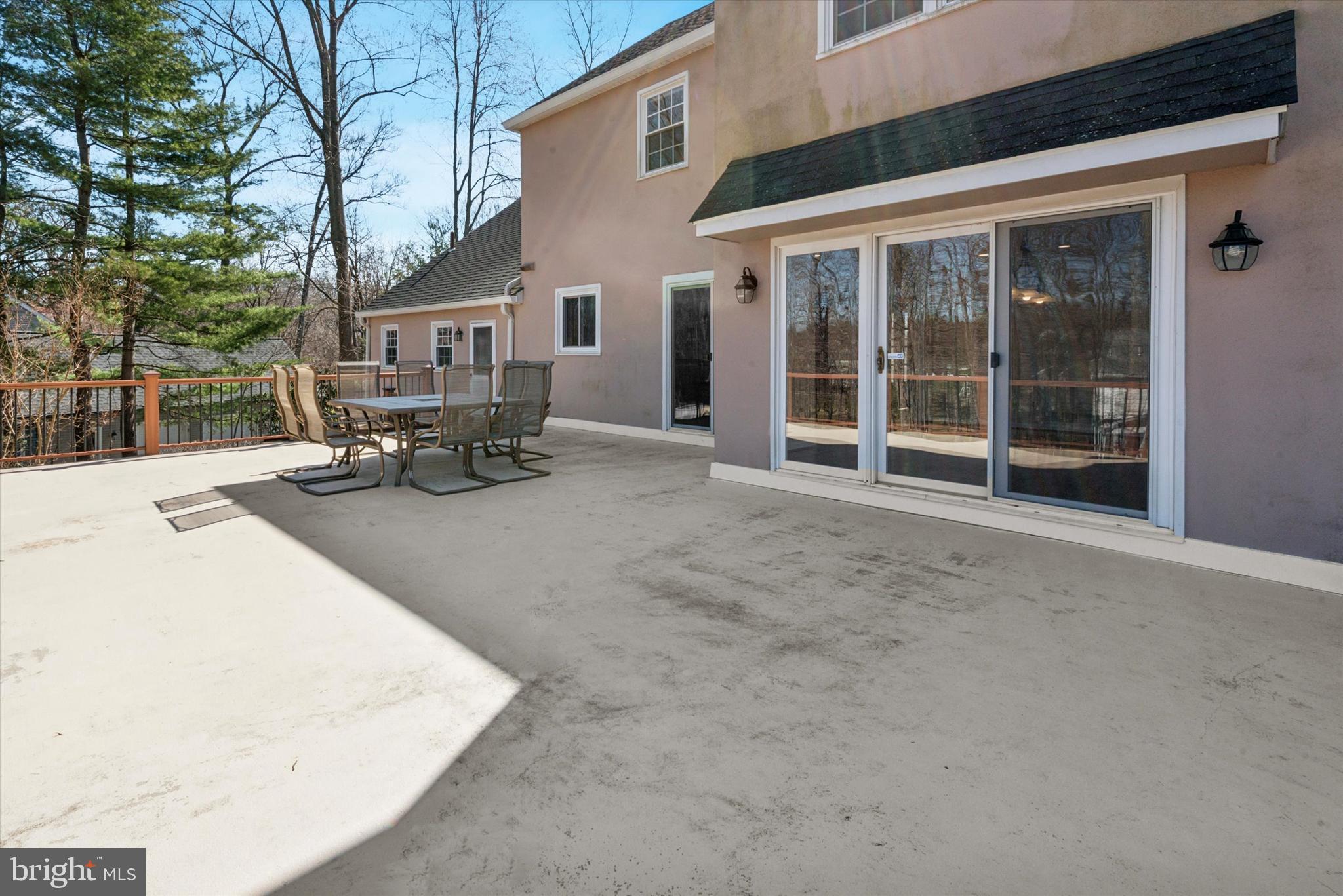 HERSHEYS MILL ESTS - Residential