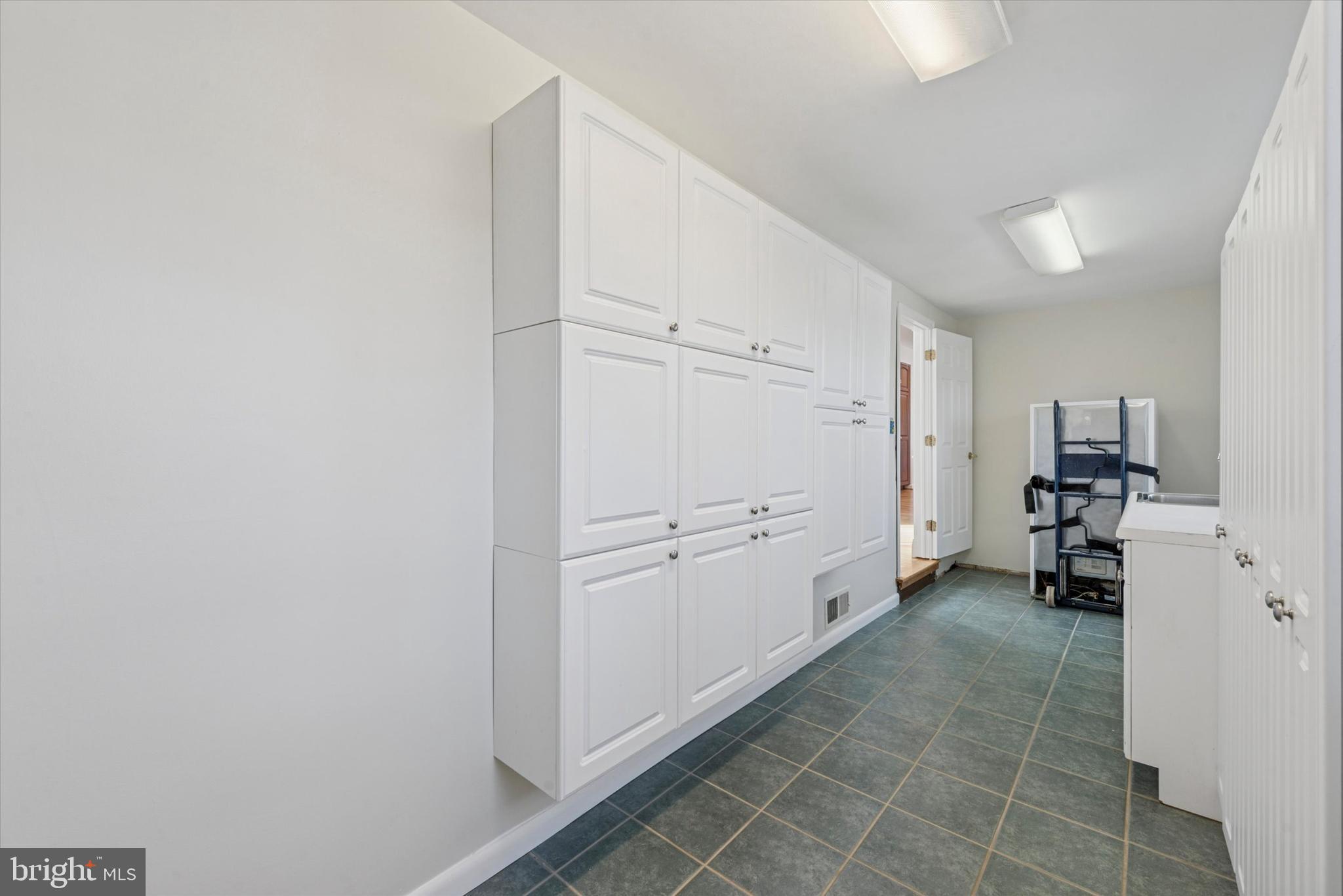 HERSHEYS MILL ESTS - Residential