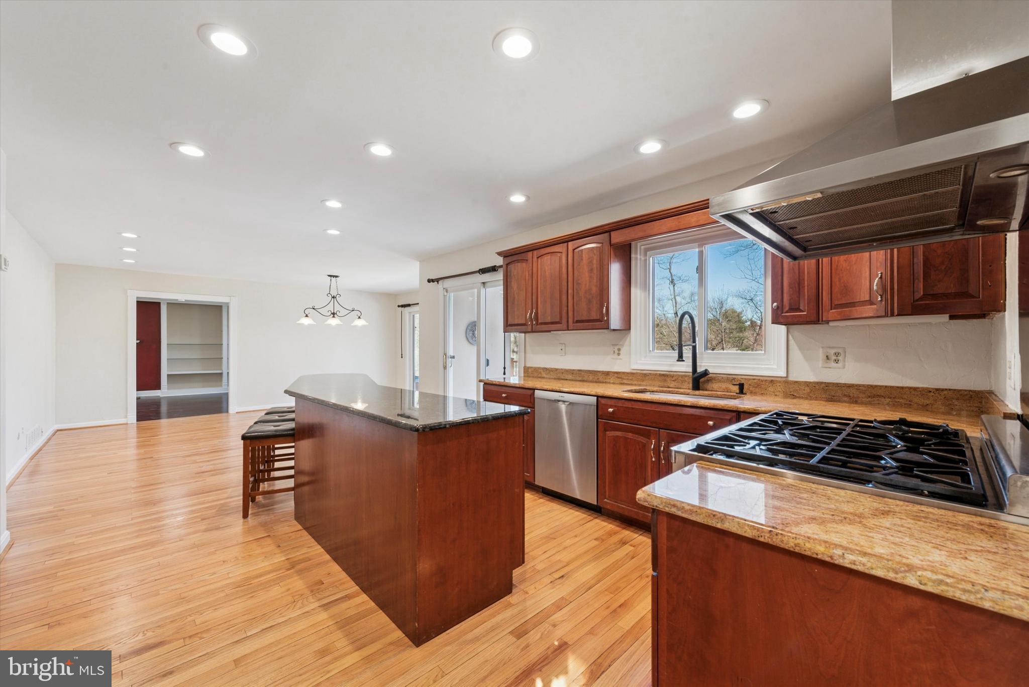 HERSHEYS MILL ESTS - Residential