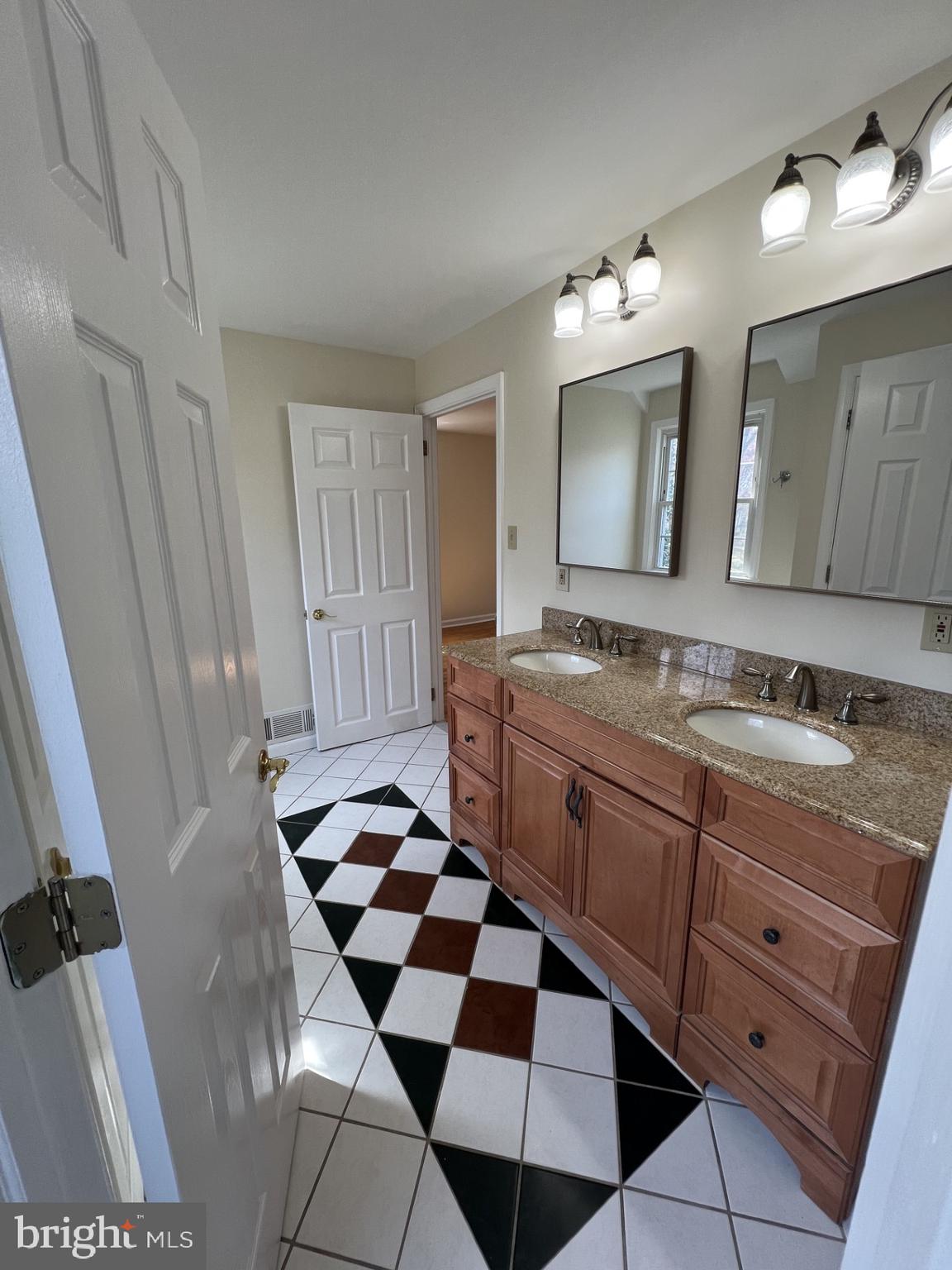 HERSHEYS MILL ESTS - Residential