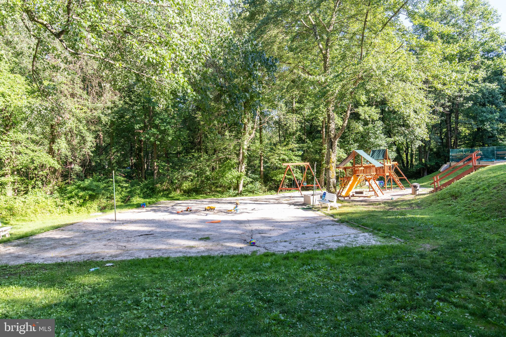 HERSHEYS MILL ESTS - Residential