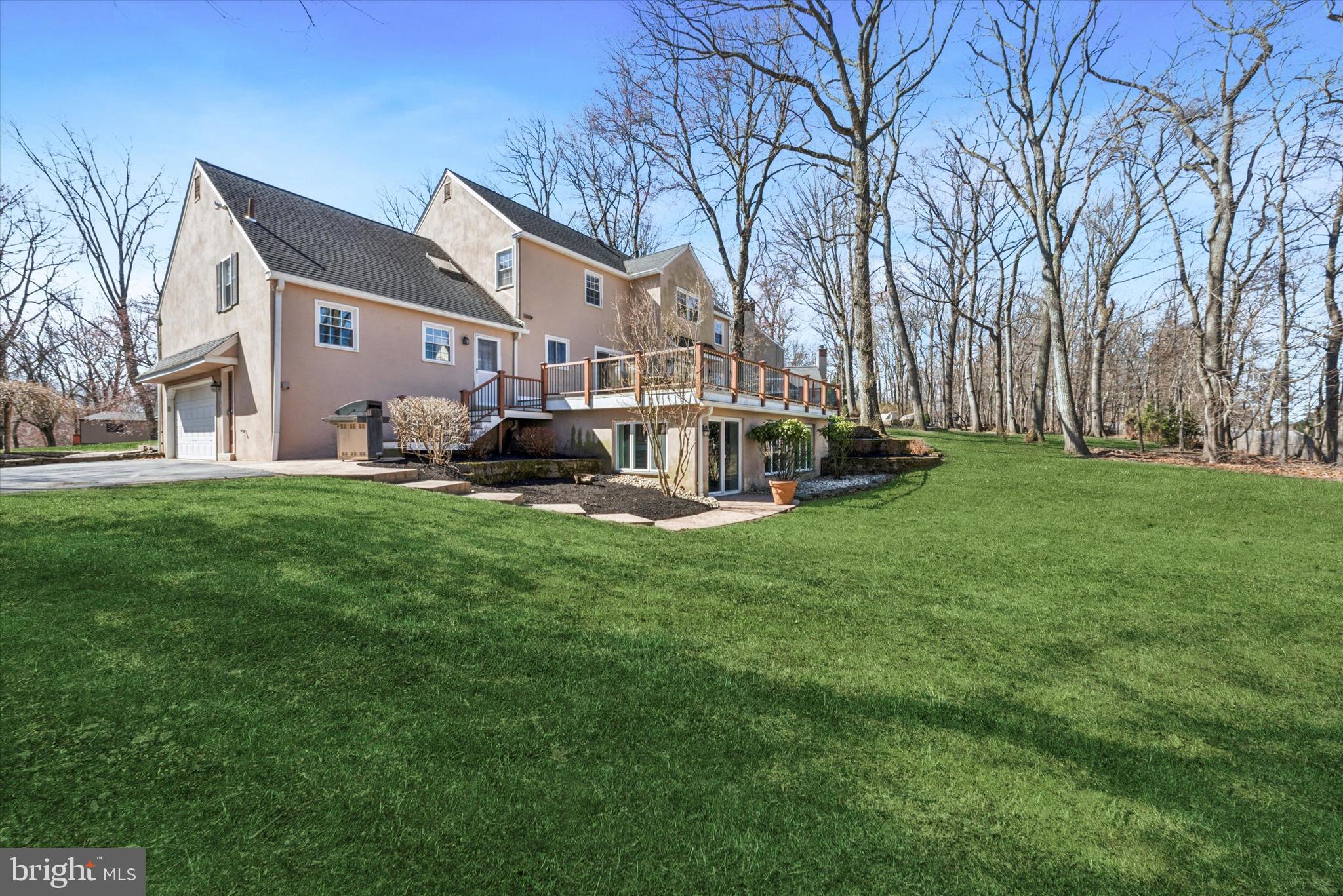 HERSHEYS MILL ESTS - Residential