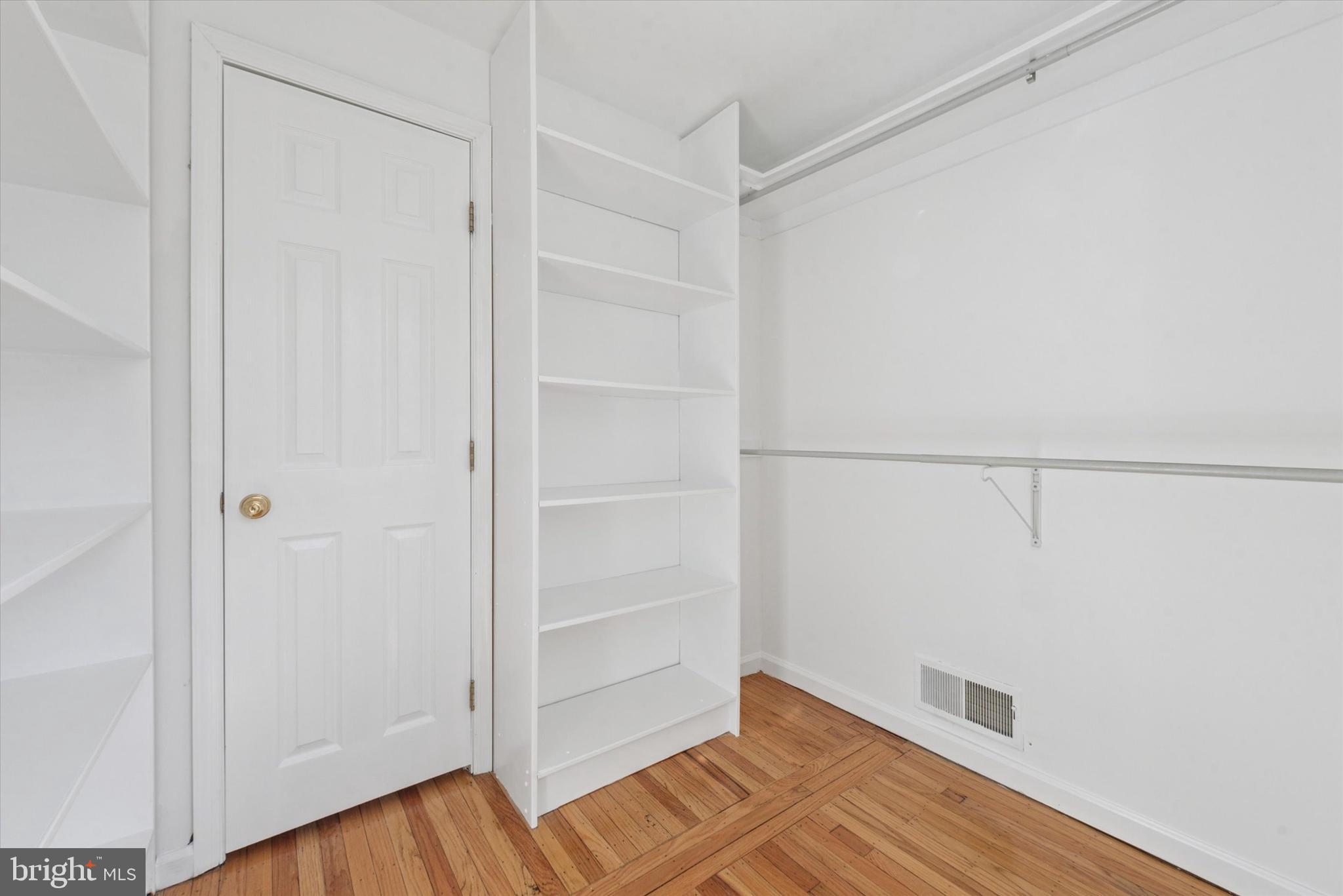 HERSHEYS MILL ESTS - Residential