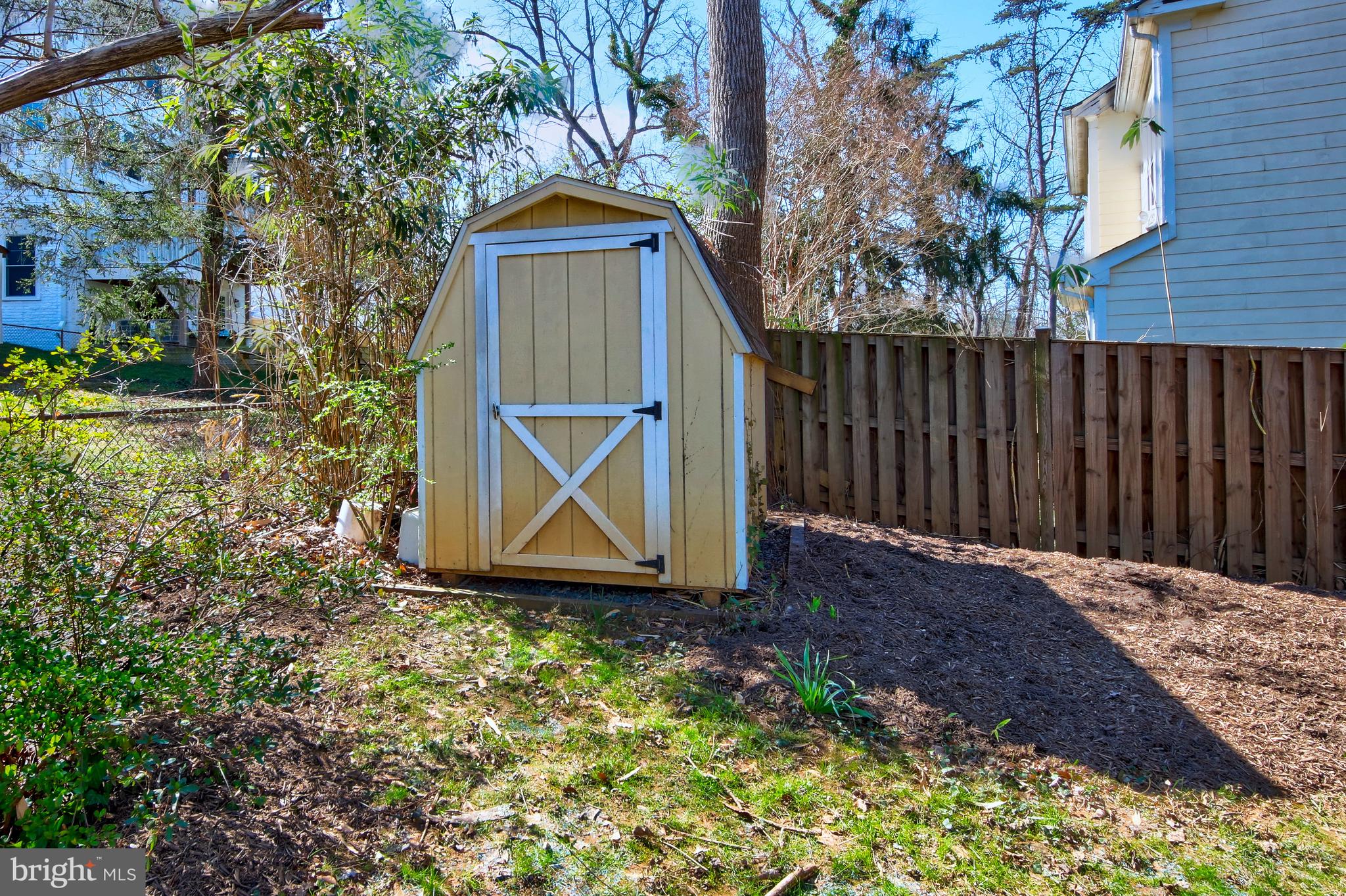 AYRLAWN - Residential