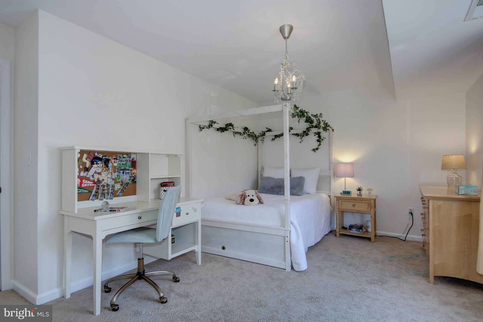 AYRLAWN - Residential