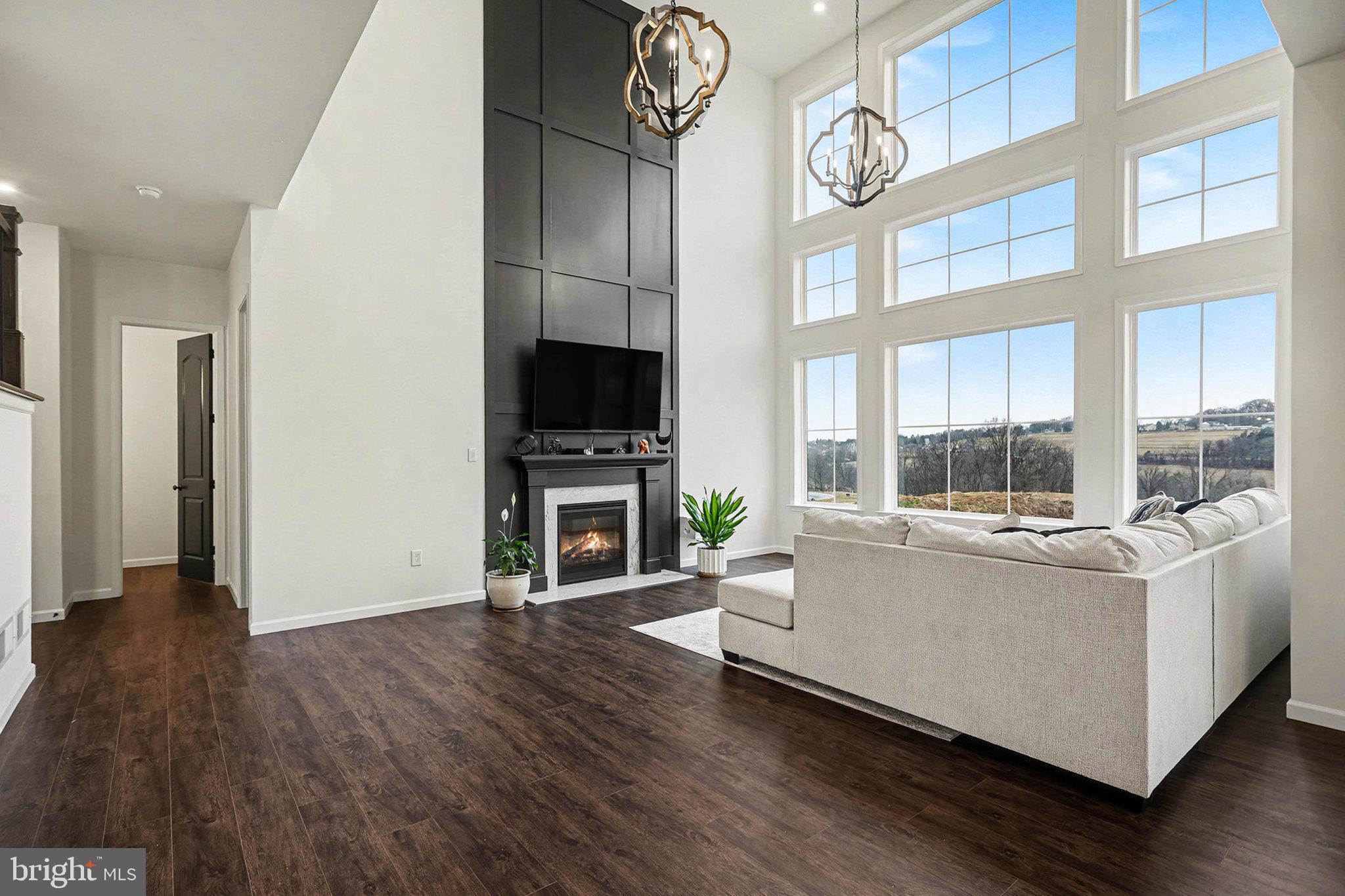 THE VIEWS AT BRIDGEWATER - Residential