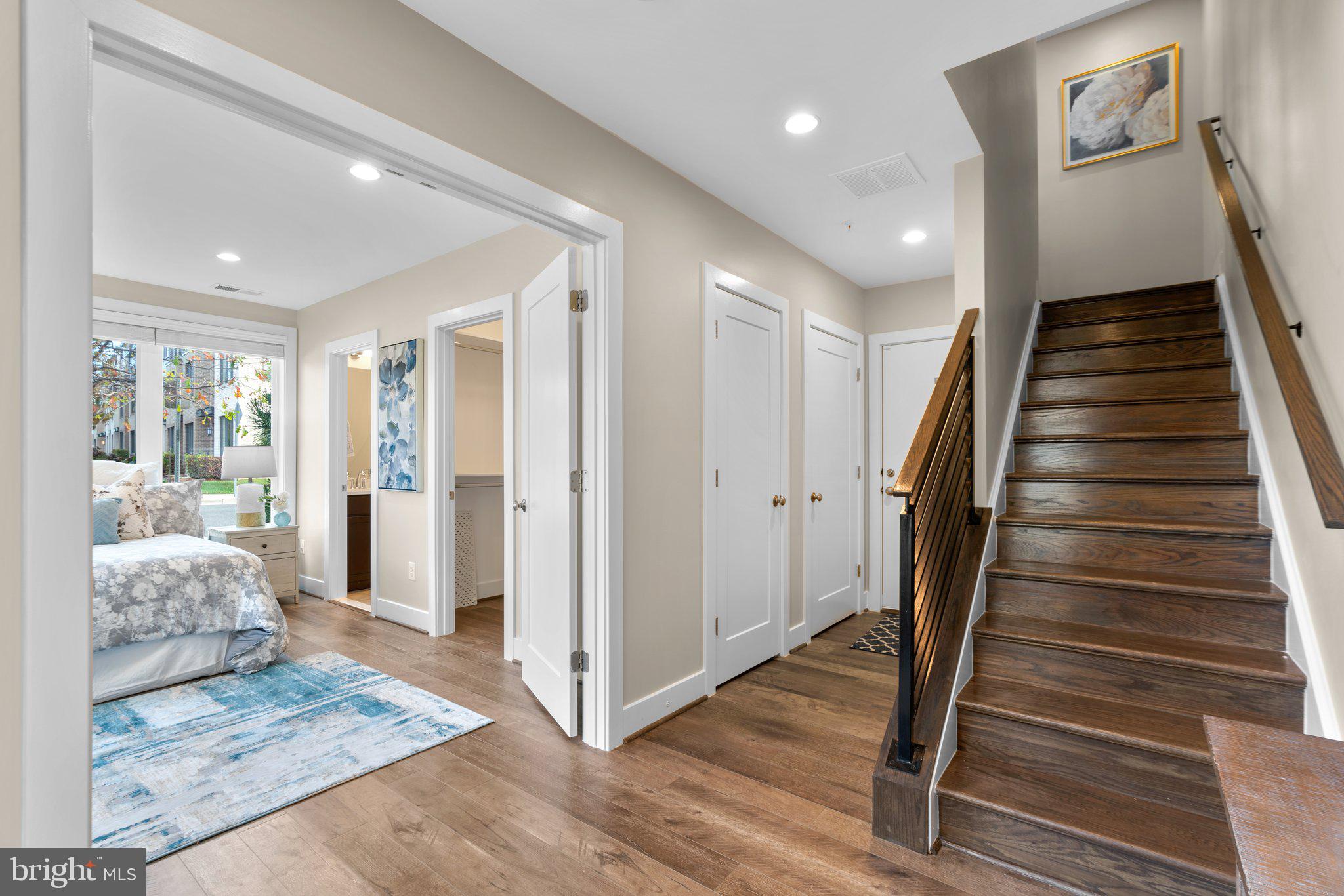 ROCKVILLE OUTSIDE - Residential