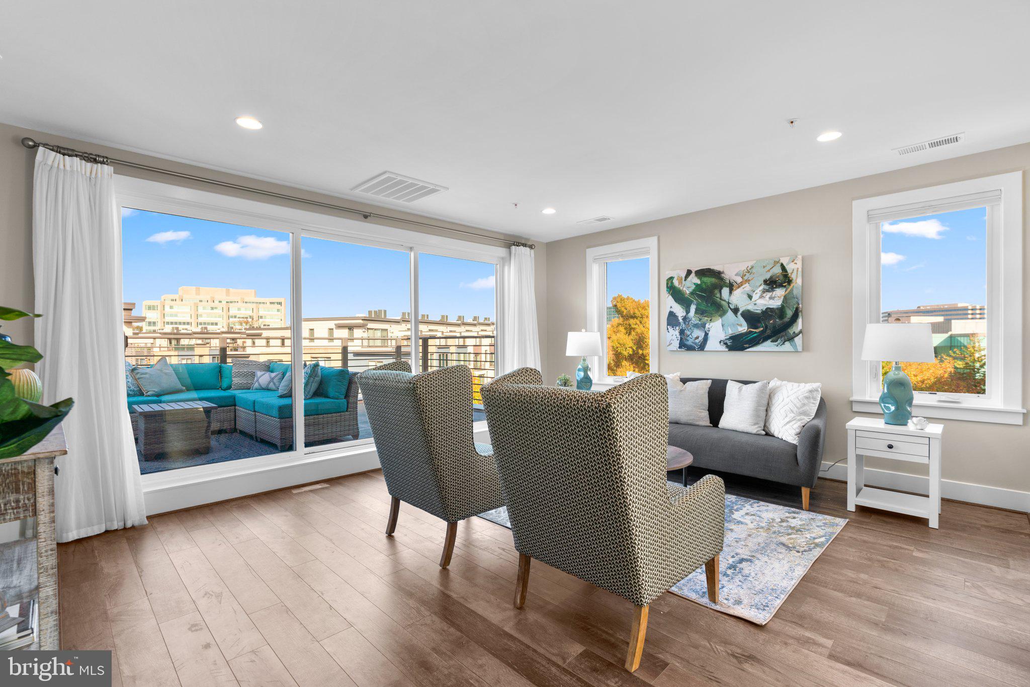 ROCKVILLE OUTSIDE - Residential