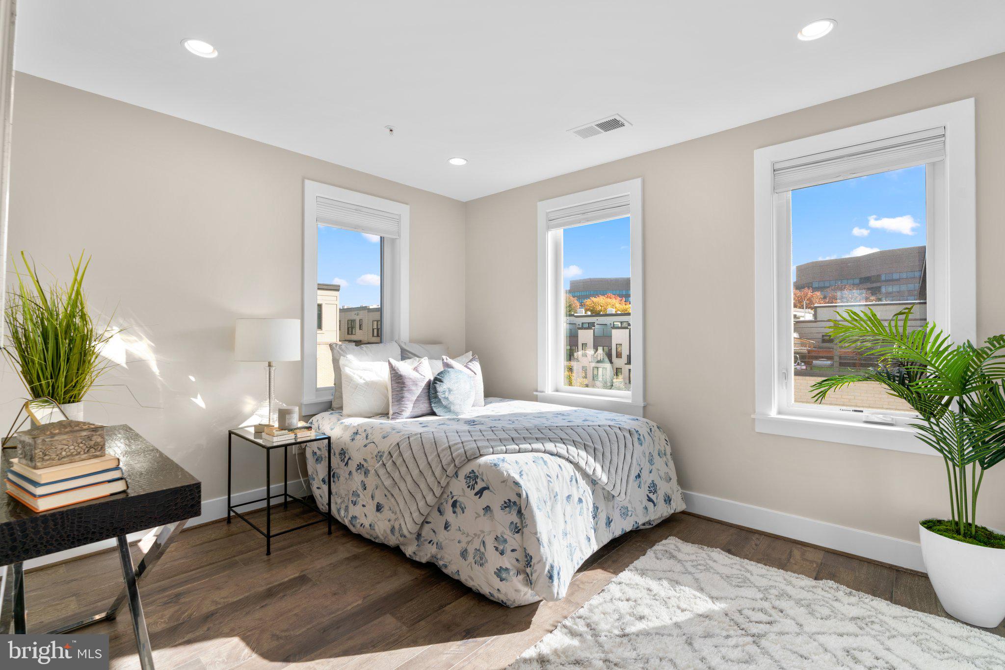 ROCKVILLE OUTSIDE - Residential