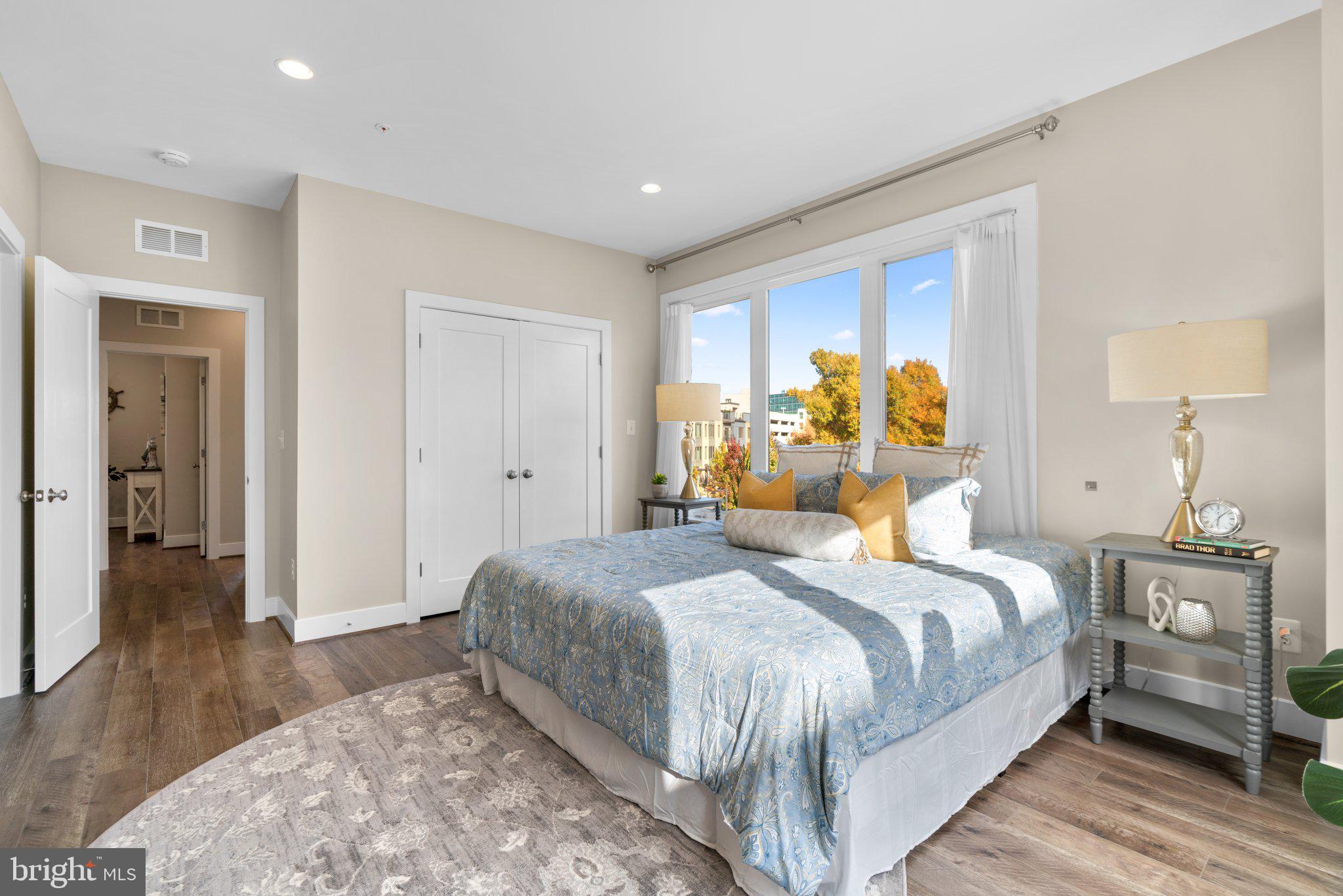 ROCKVILLE OUTSIDE - Residential