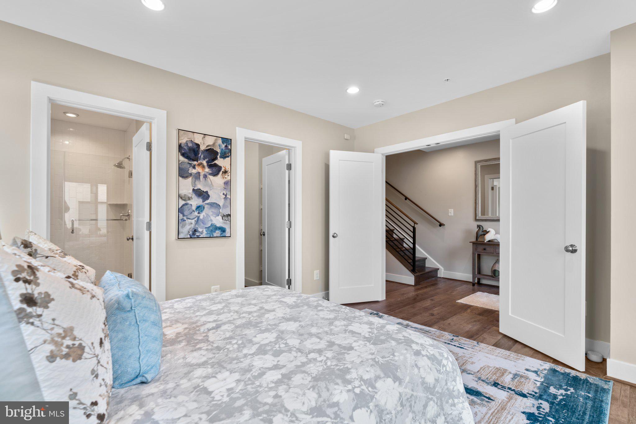 ROCKVILLE OUTSIDE - Residential