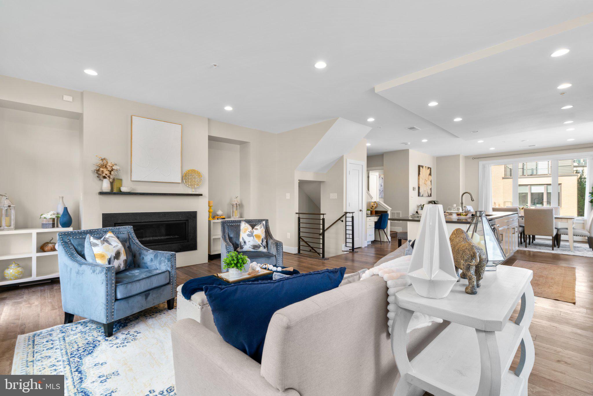 ROCKVILLE OUTSIDE - Residential