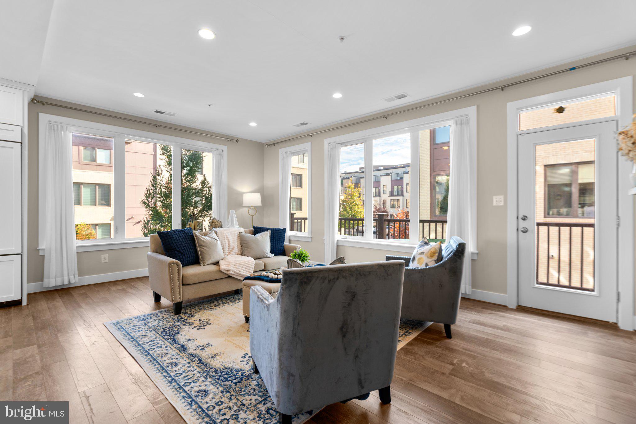 ROCKVILLE OUTSIDE - Residential