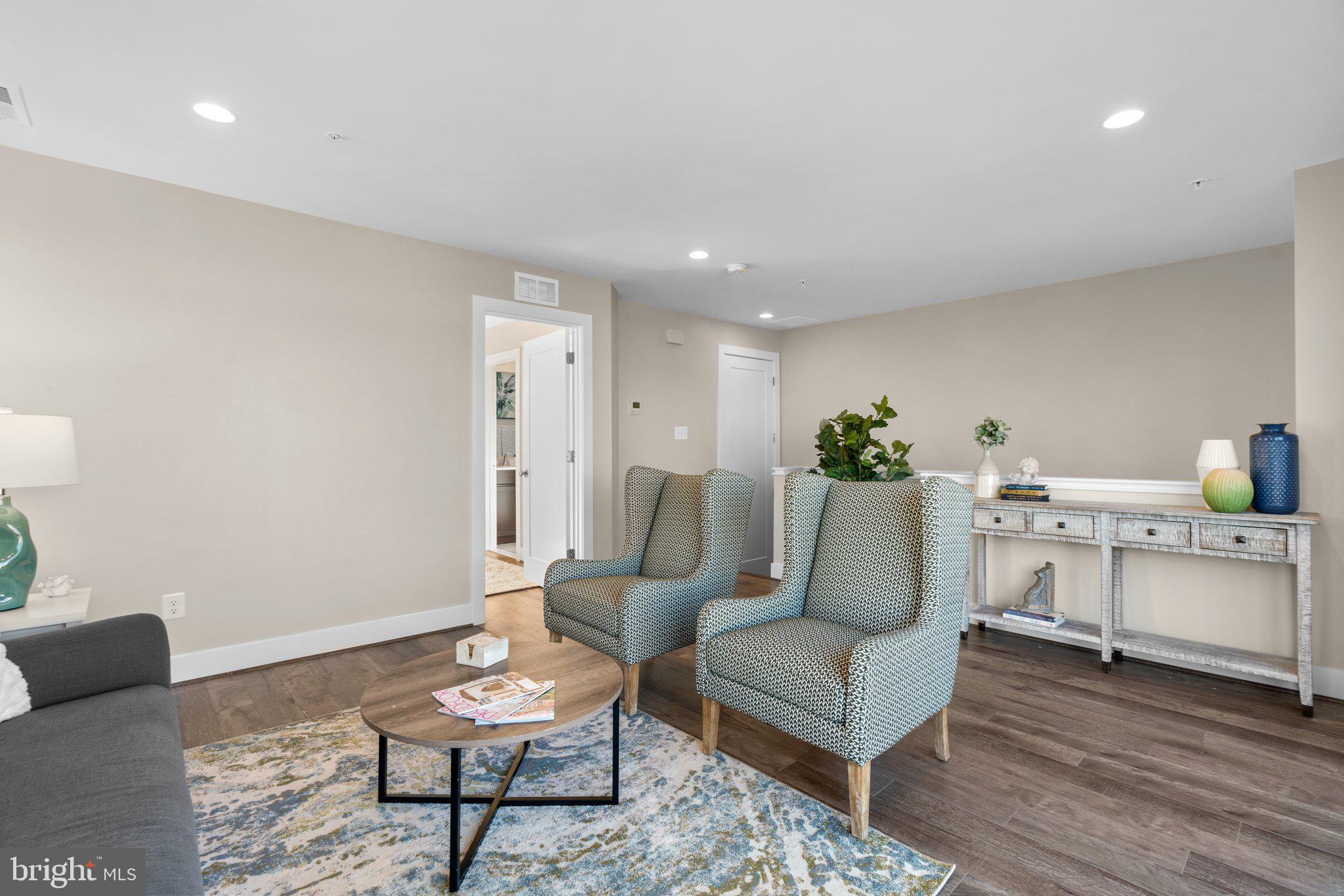 ROCKVILLE OUTSIDE - Residential