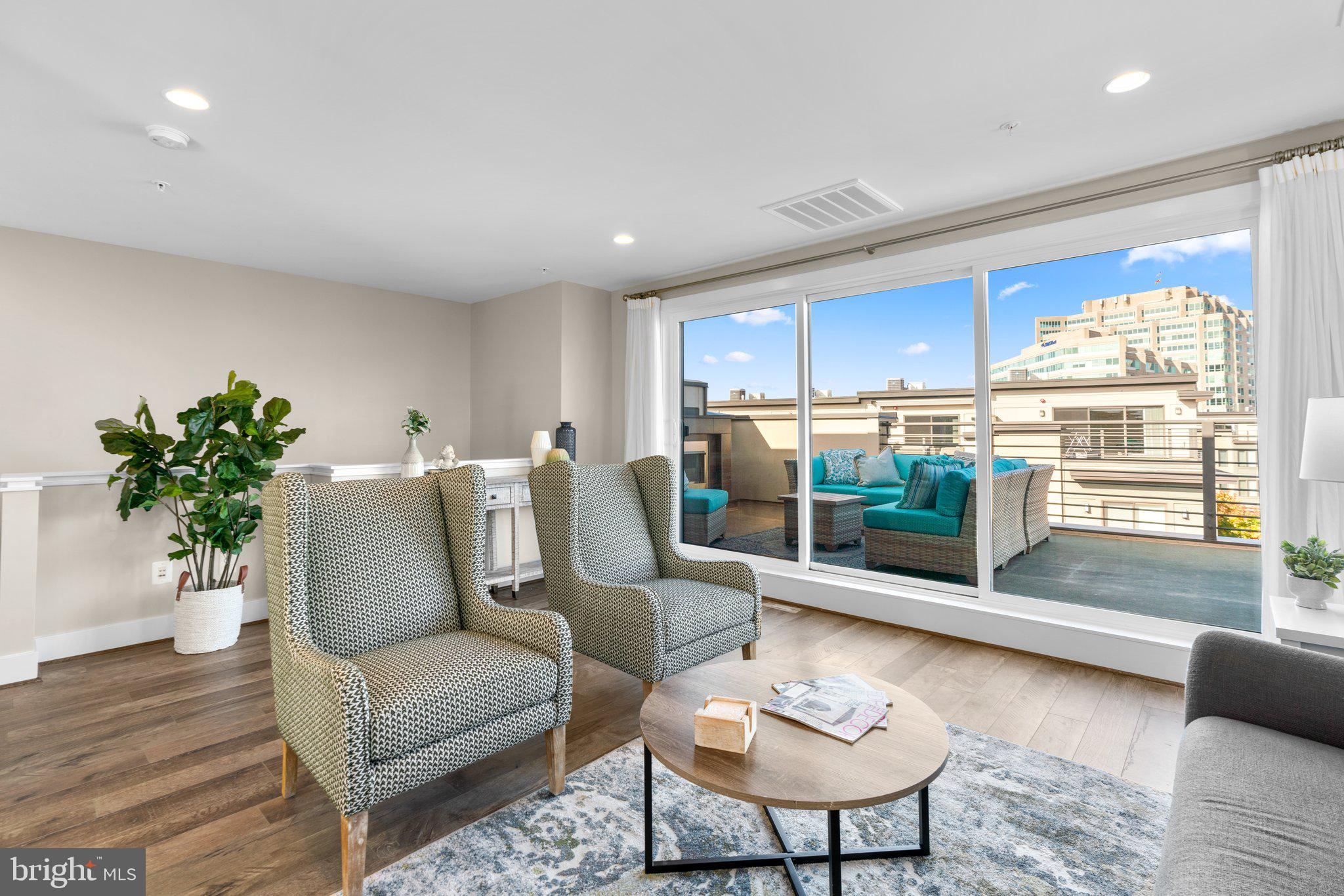 ROCKVILLE OUTSIDE - Residential