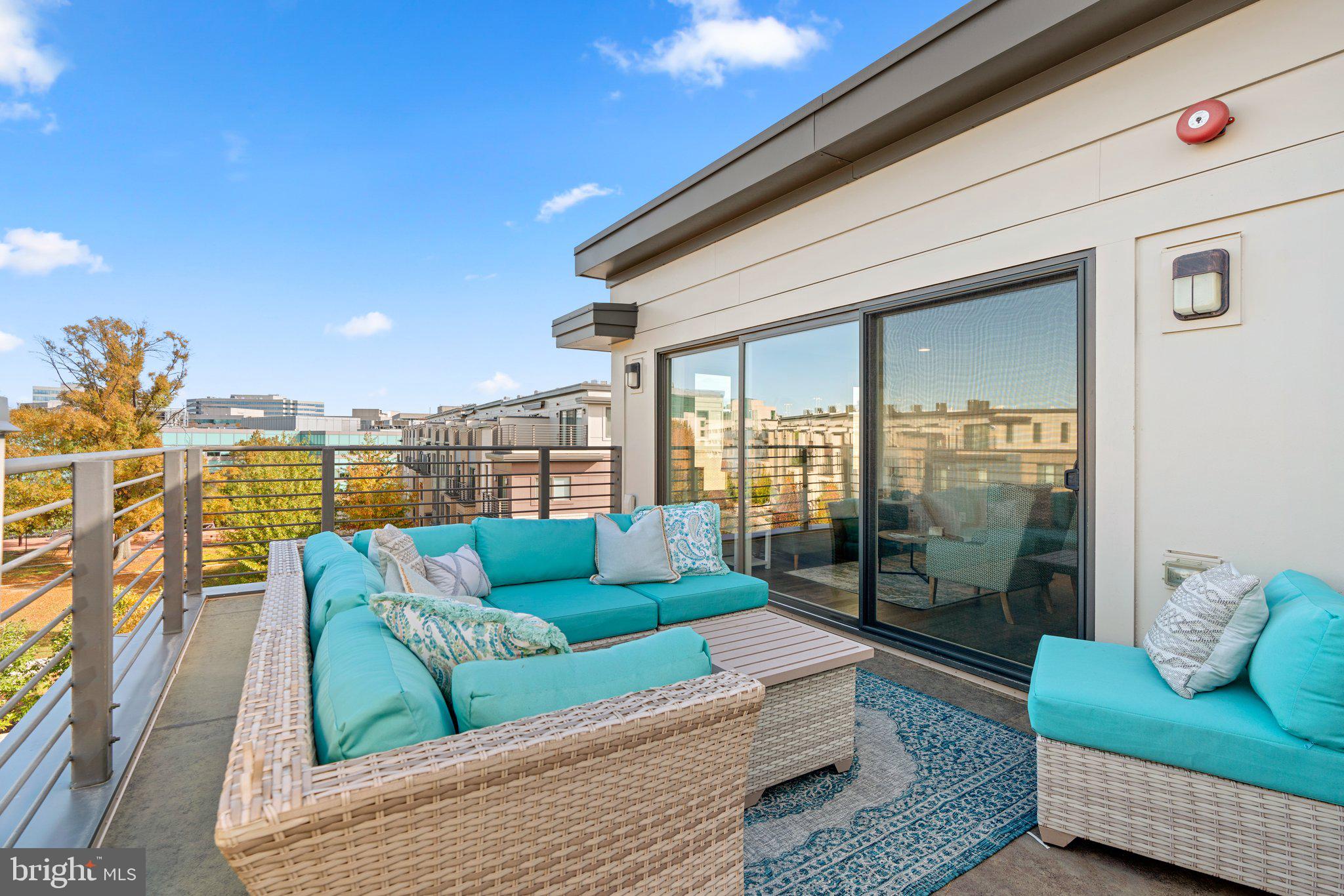 ROCKVILLE OUTSIDE - Residential