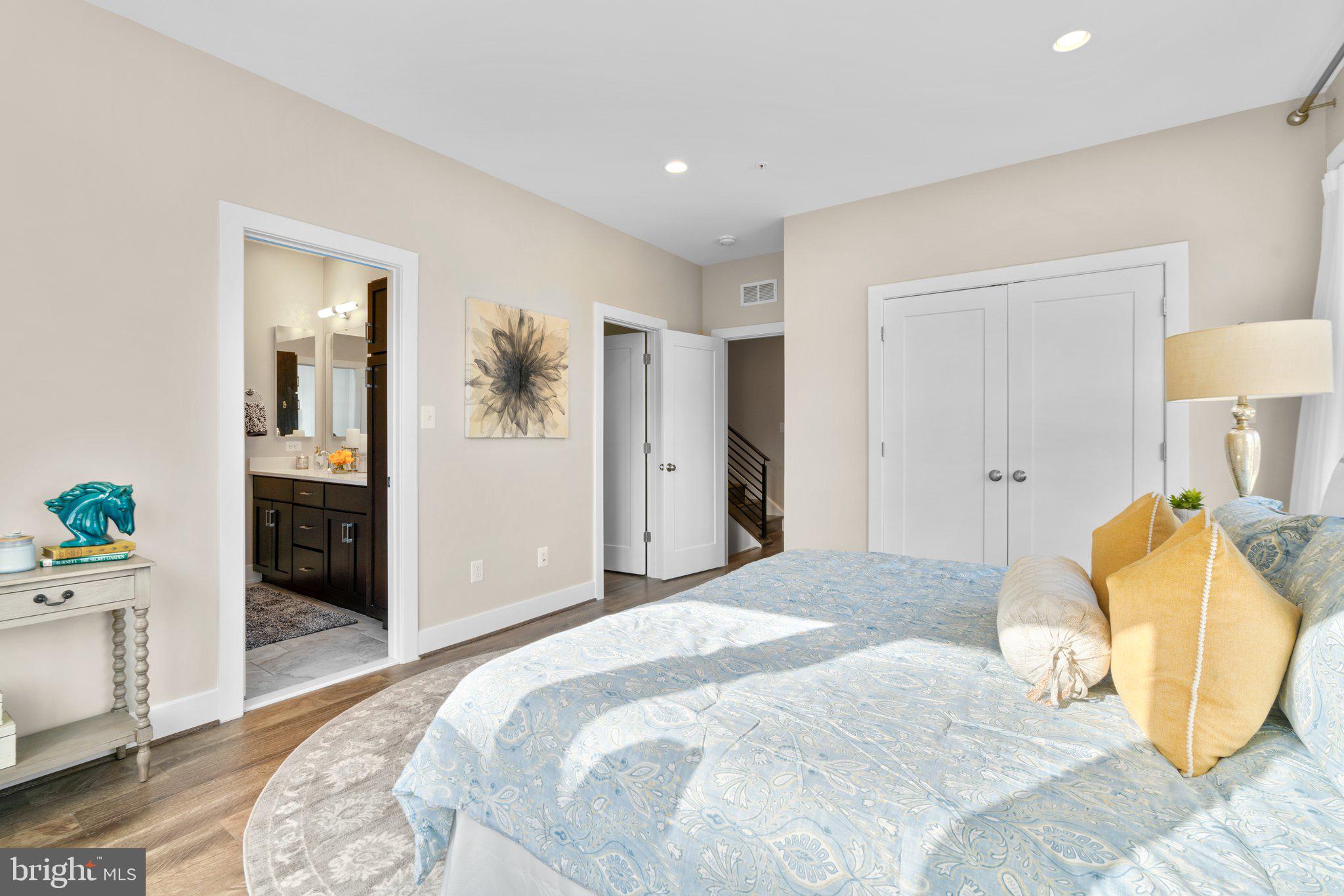 ROCKVILLE OUTSIDE - Residential