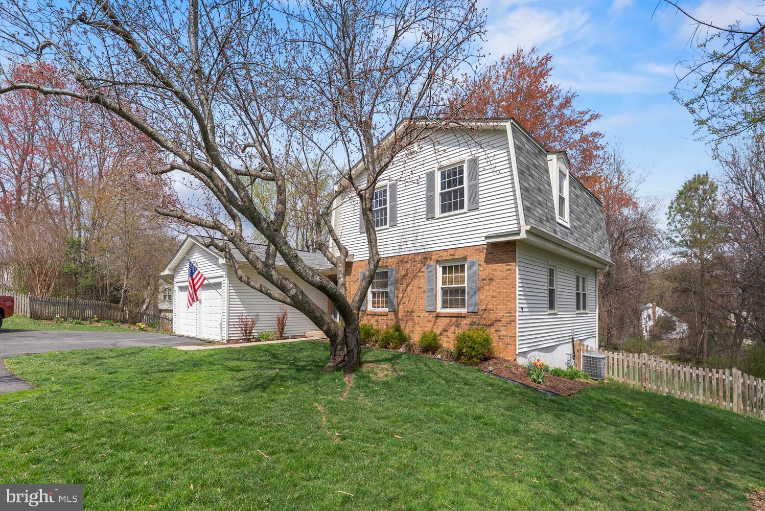 BURKE CENTRE - Residential