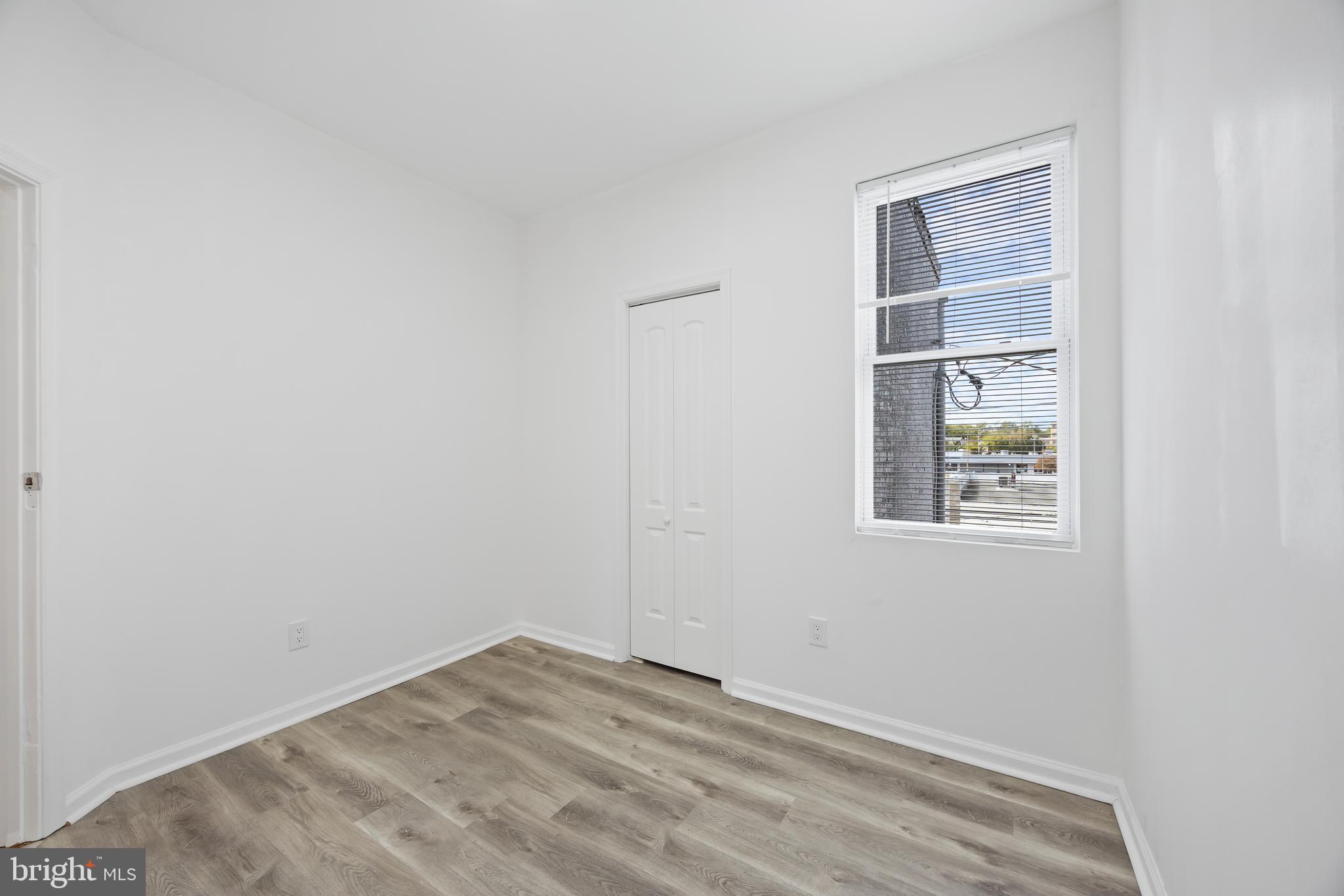 MILL HILL - Residential