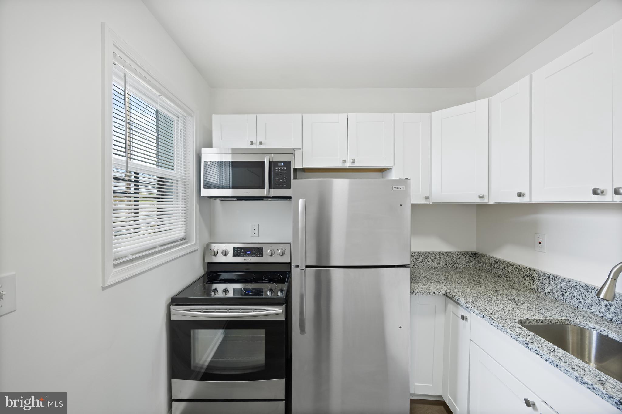 MILL HILL - Residential