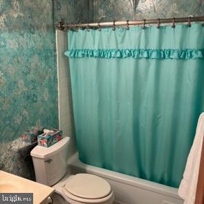 TUDOR VILLAGE - Residential