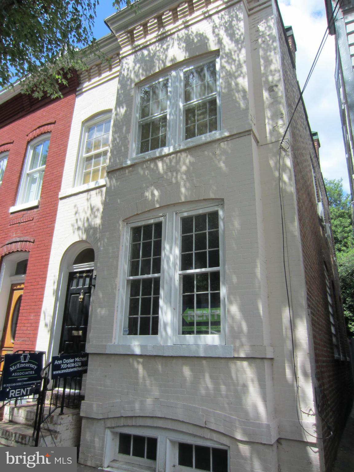 OLD TOWN - Residential Lease