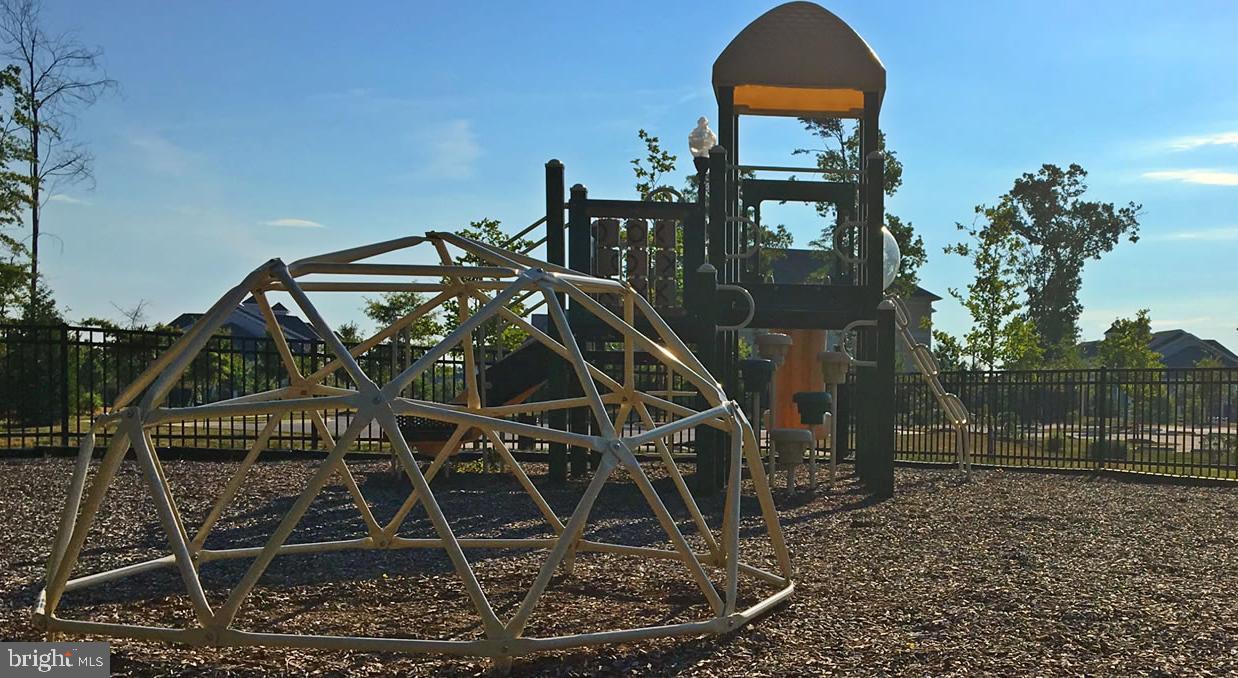 GLENEAGLES AT ST CHARLES - Residential