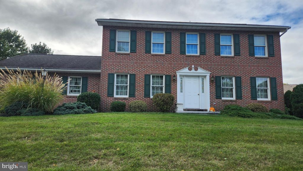 Photo of 924 Redwood Lane, LEBANON, PA 17046 (MLS # PALN2023308)