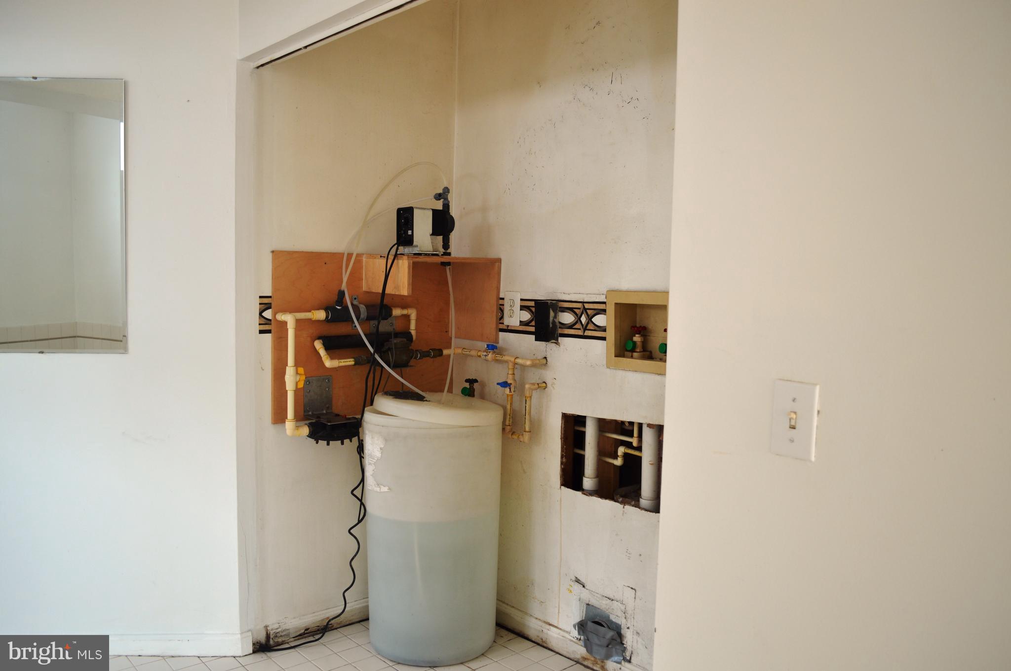 WOODLAND BEACH - Residential