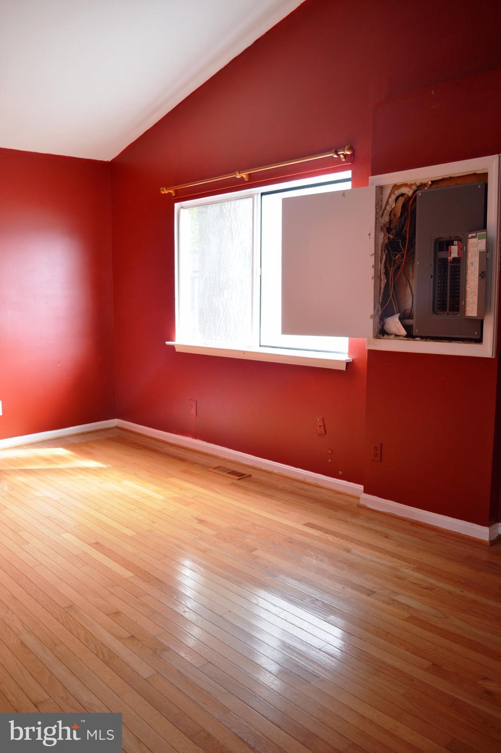 WOODLAND BEACH - Residential