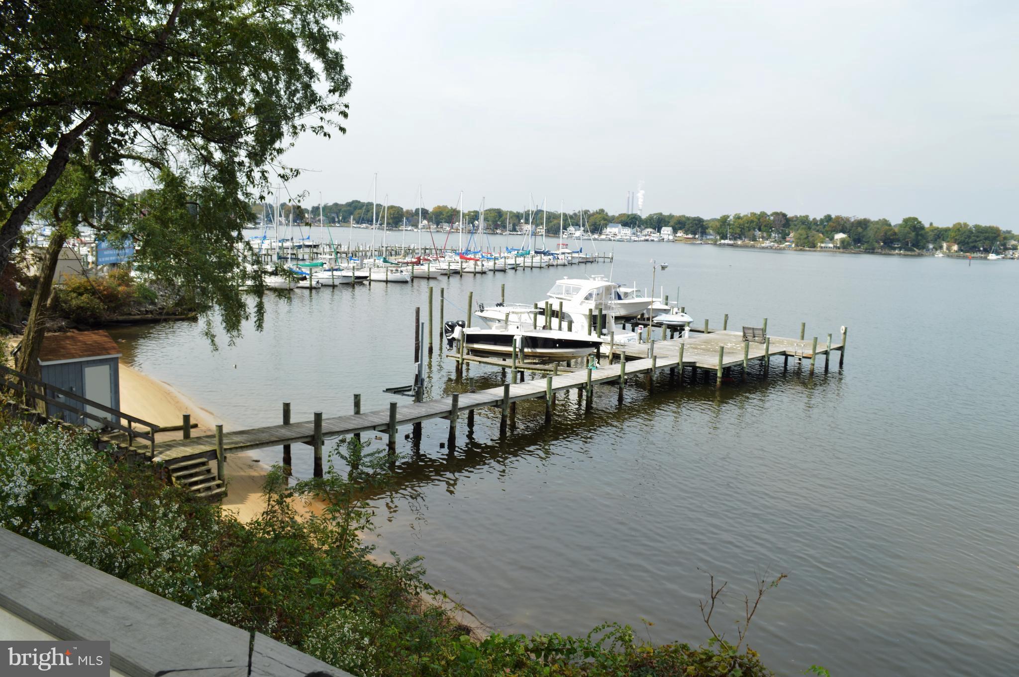 WOODLAND BEACH - Residential