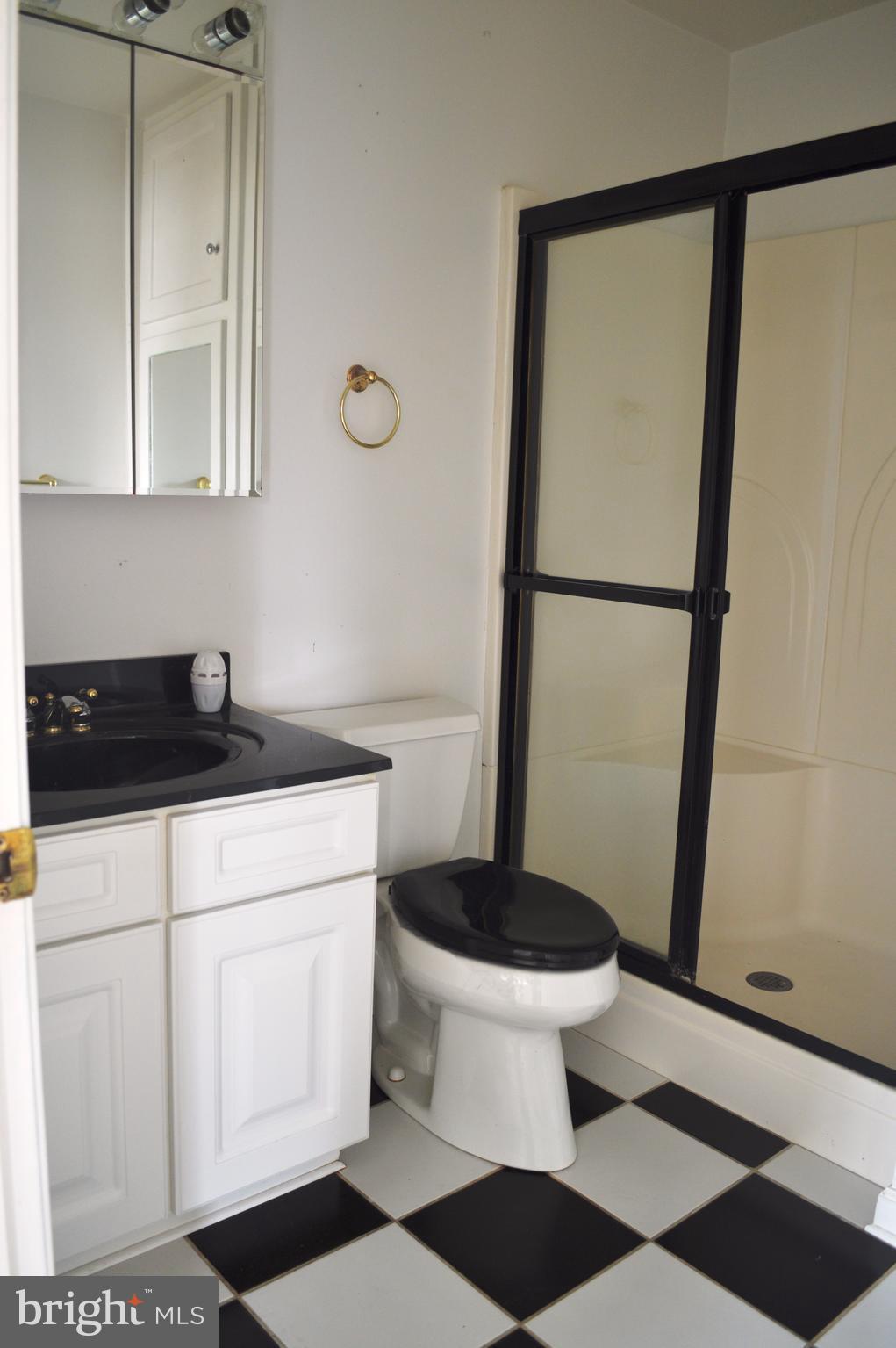 WOODLAND BEACH - Residential