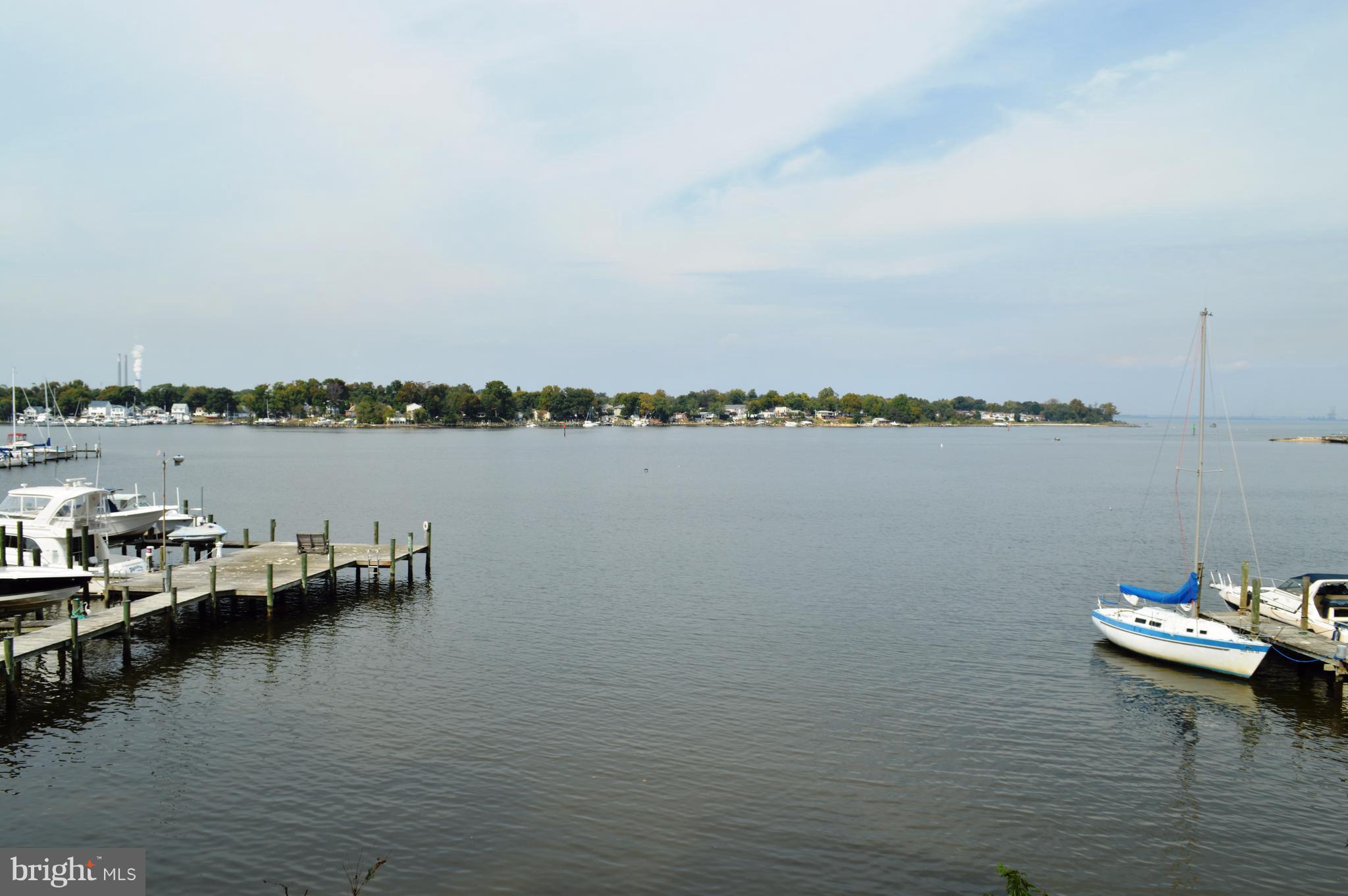 WOODLAND BEACH - Residential