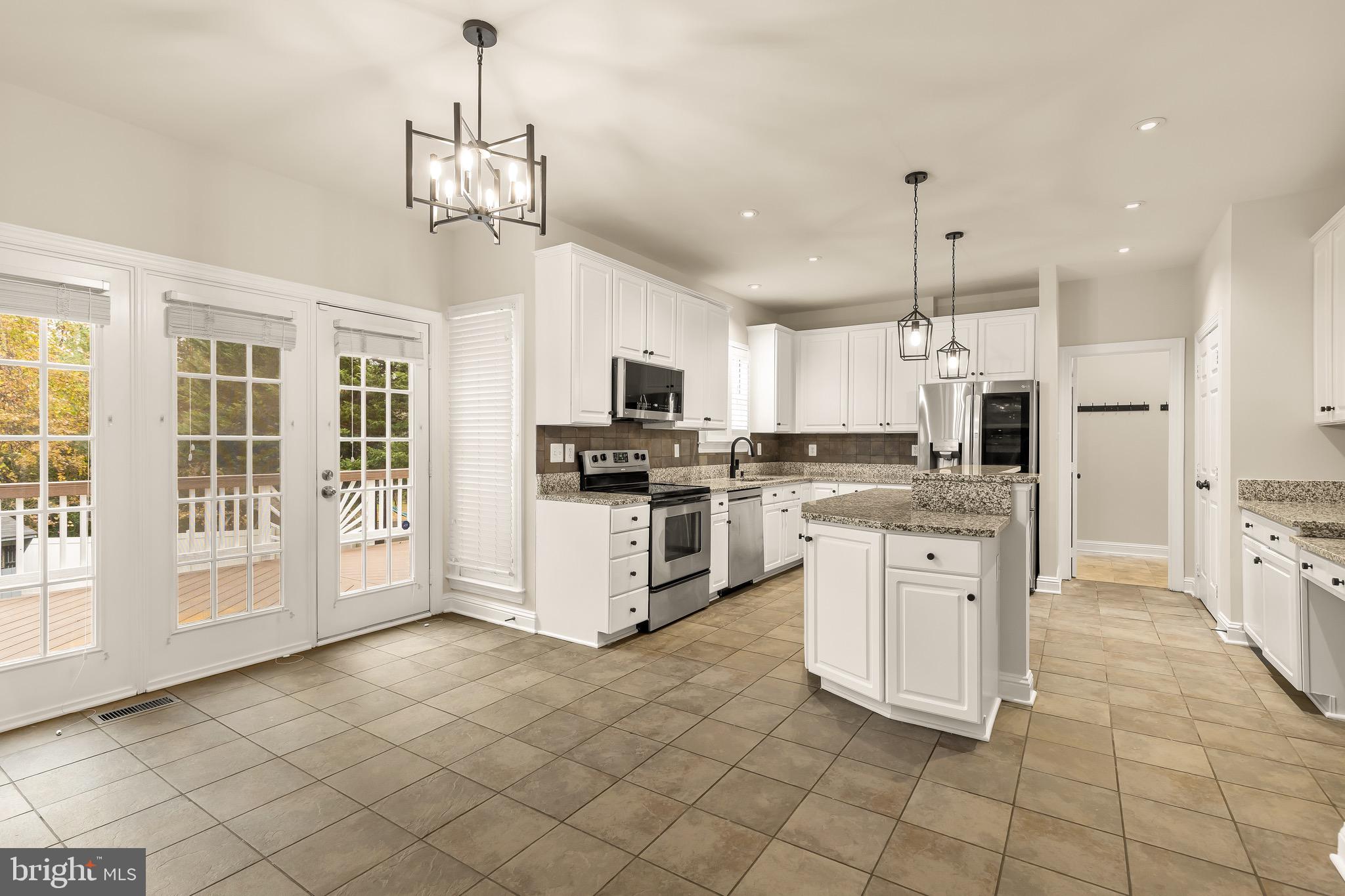 MOUNTAIN VIEW ESTATES - Residential