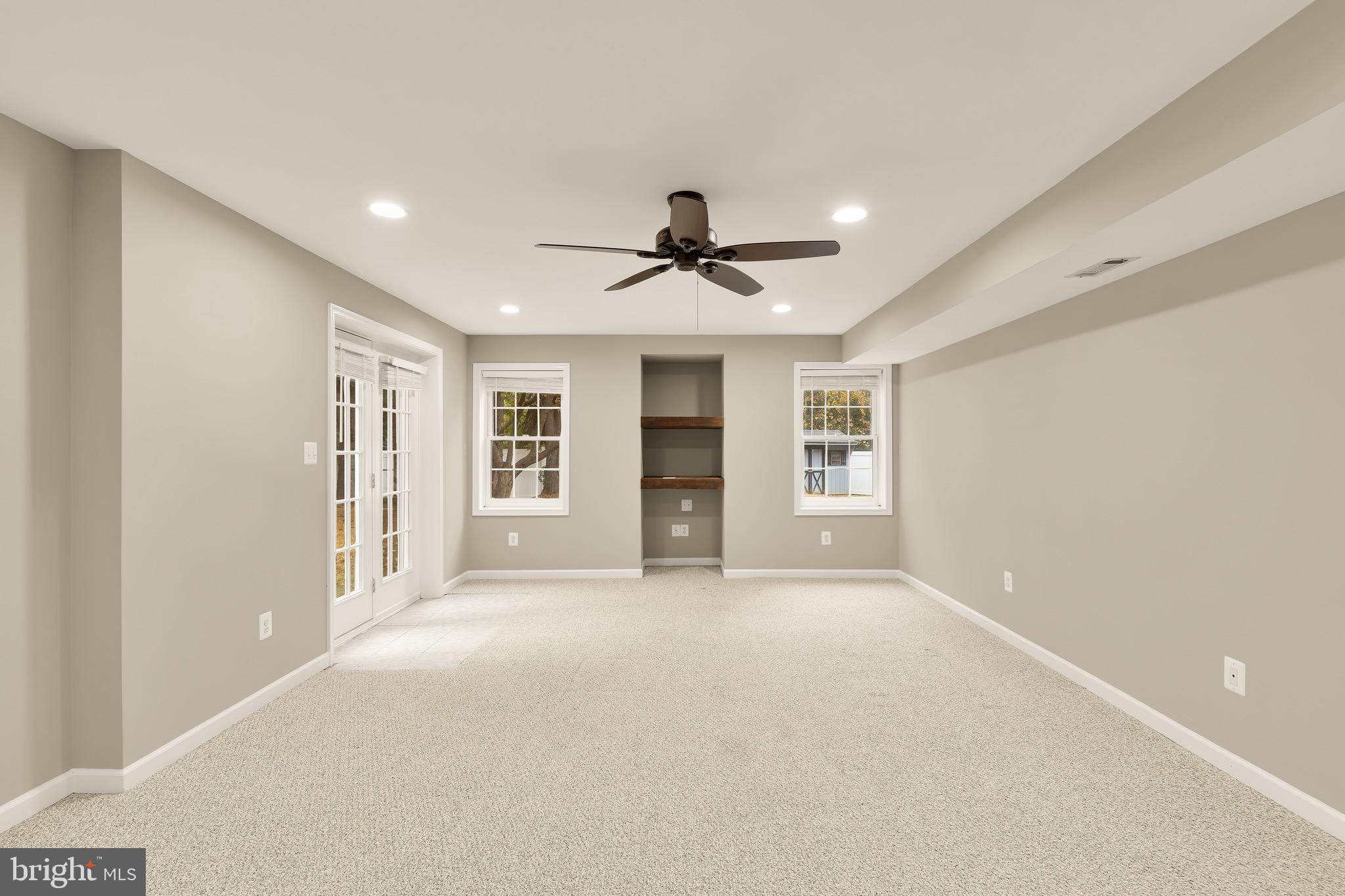 MOUNTAIN VIEW ESTATES - Residential