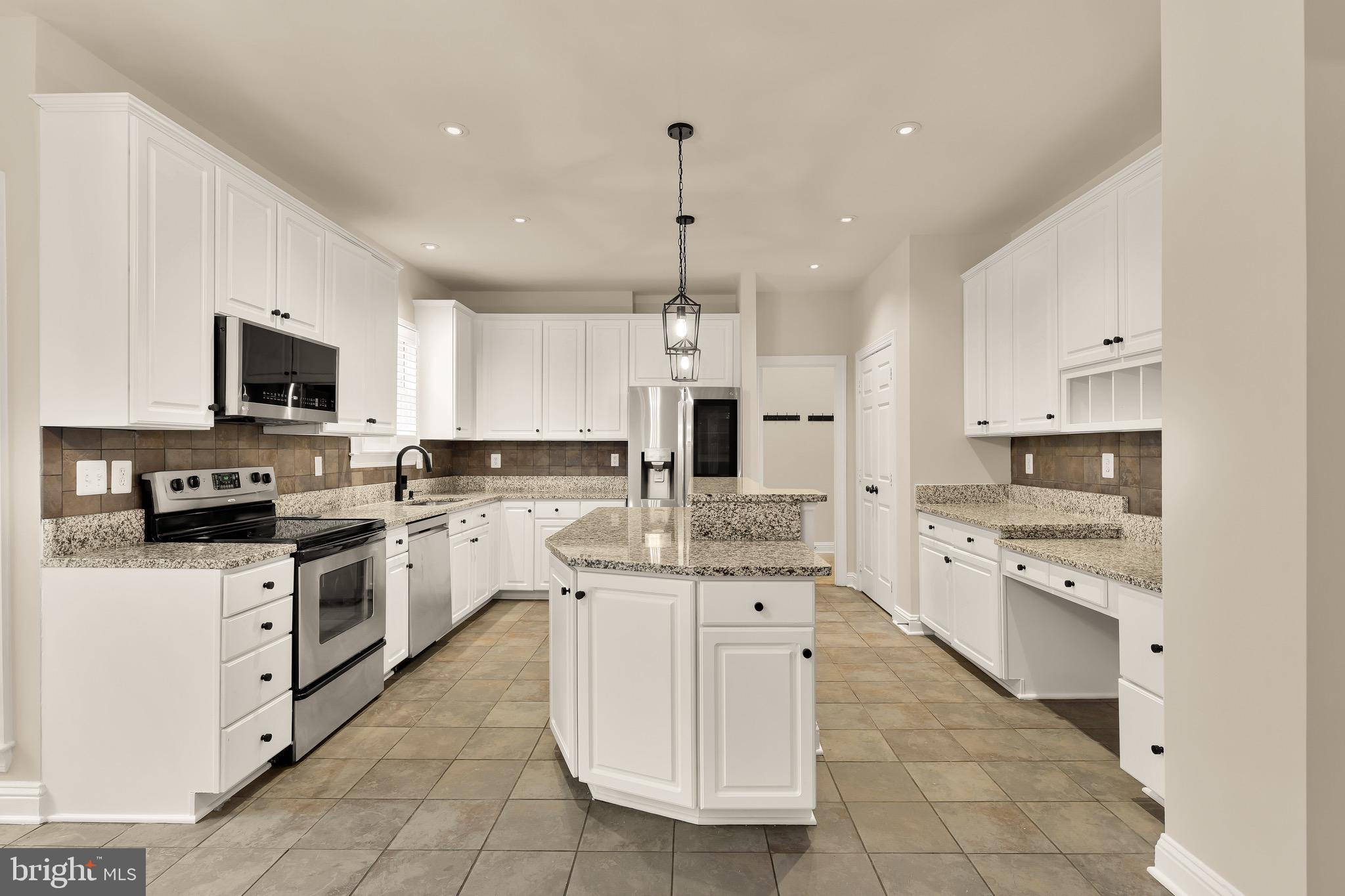 MOUNTAIN VIEW ESTATES - Residential