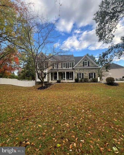 Photo of 12827 Tern Drive, NORTH POTOMAC, MD 20878 (MLS # MDMC2205244) Photo of 12827 Tern Drive, NORTH POTOMAC, MD 20878 (MLS # MDMC2205244)
