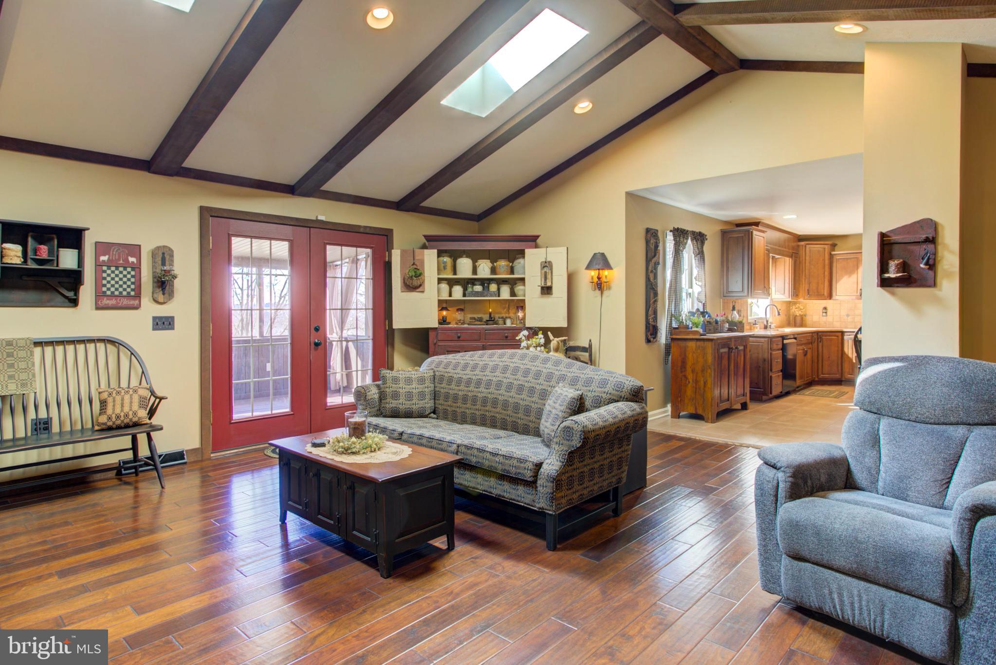 CHATELAINE - Residential