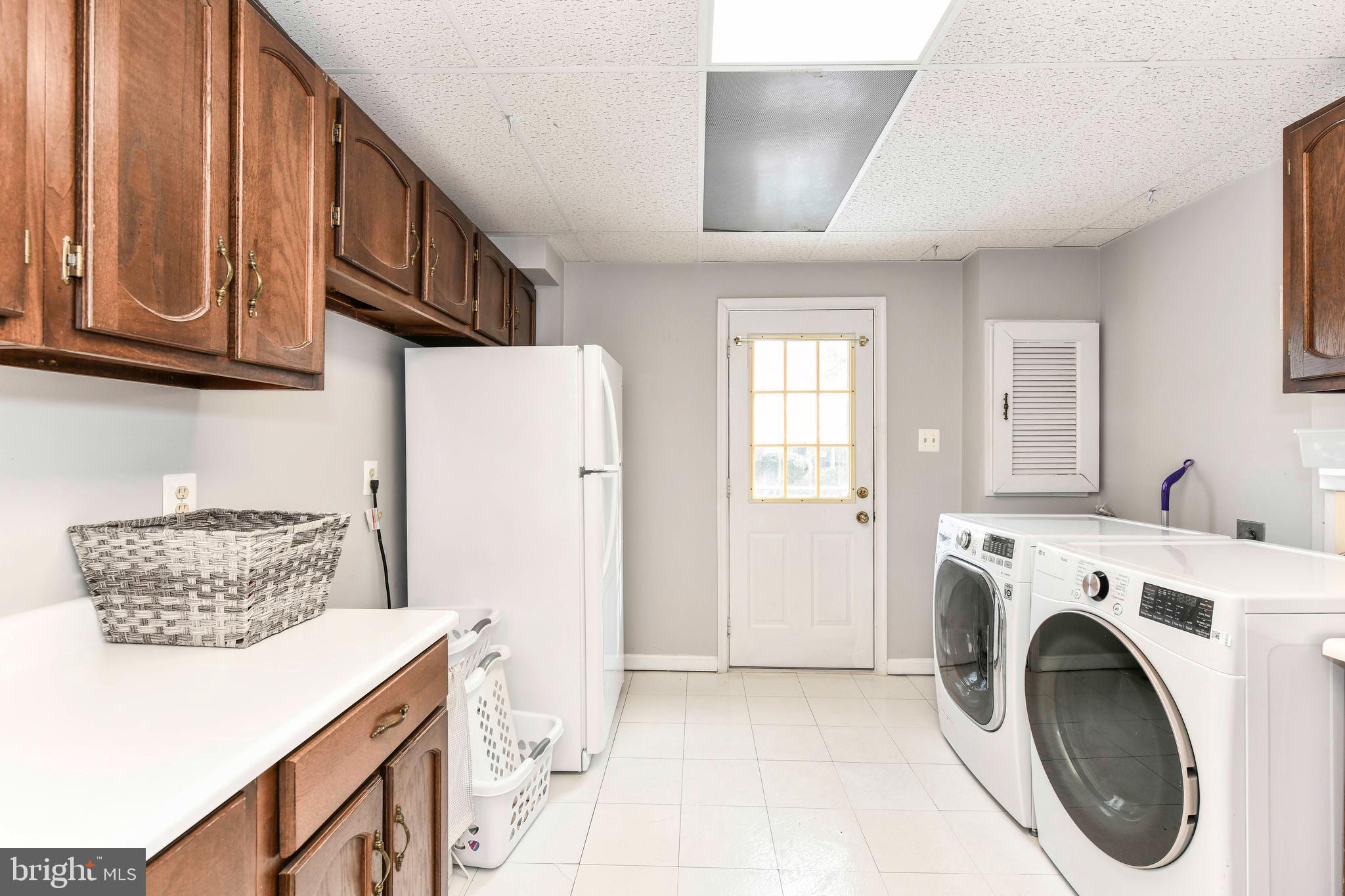 TYSONS WEST - Residential Lease