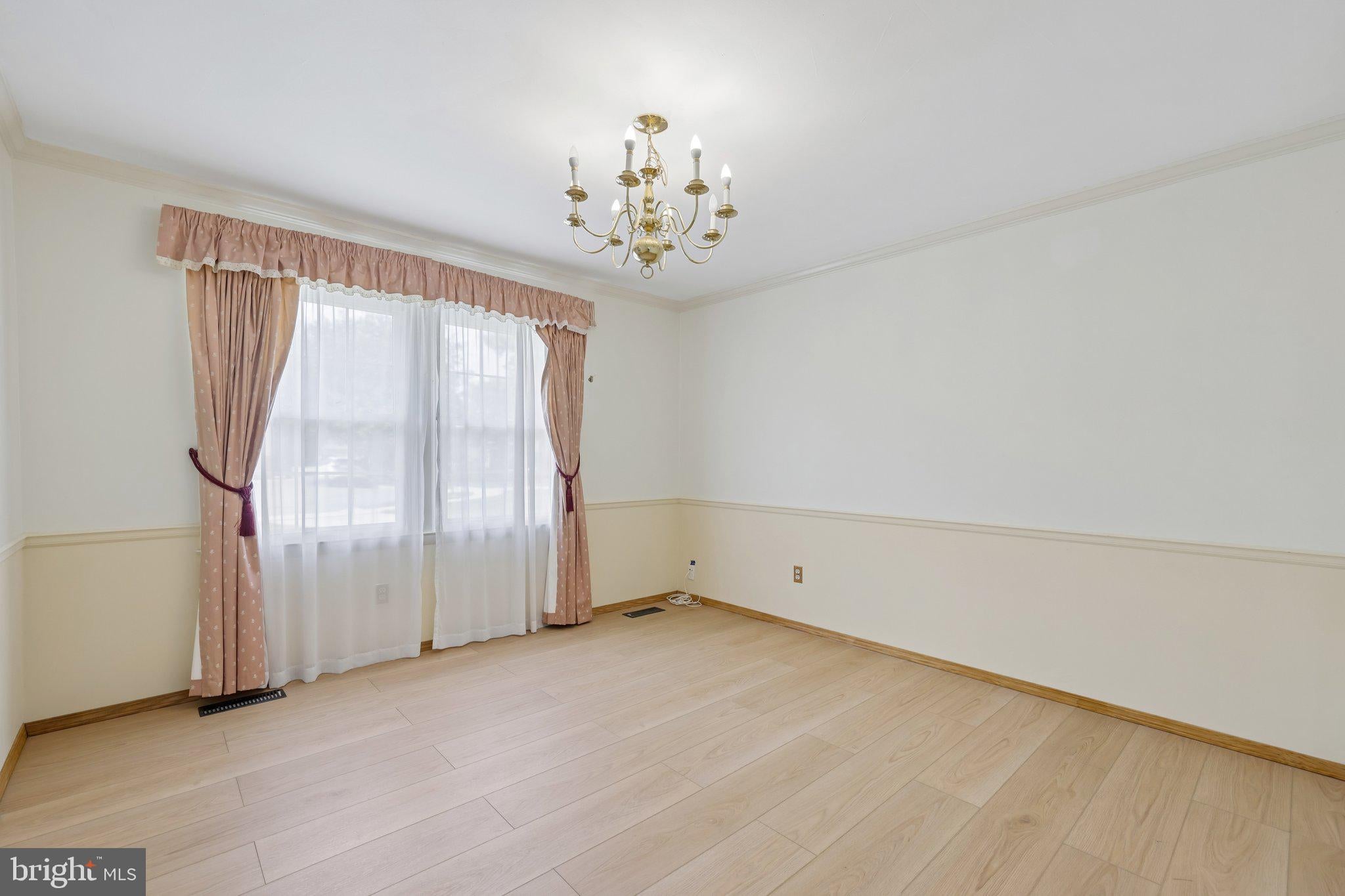 6 EDGE SPRINGS COURT